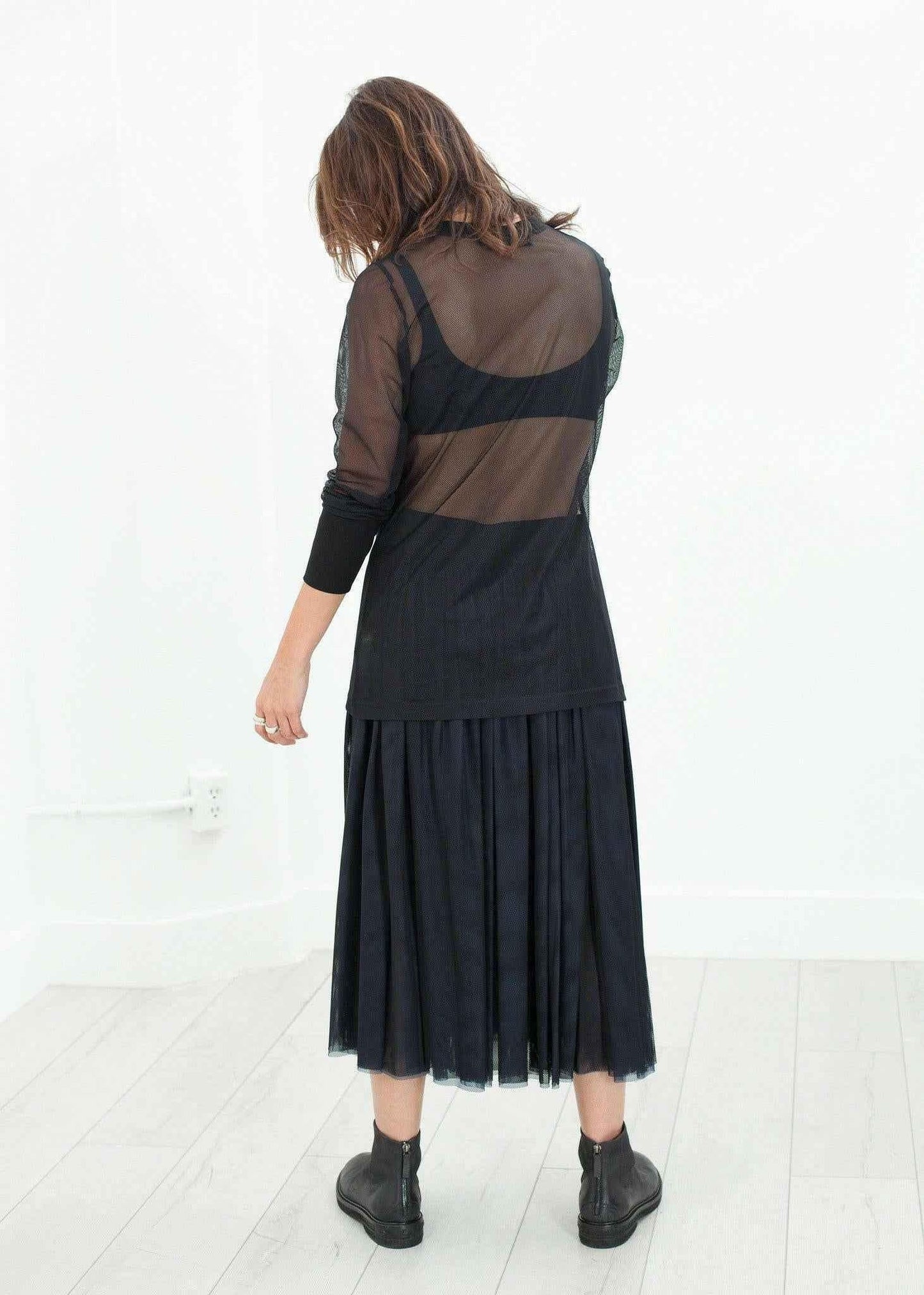 Net Panel Skirt.