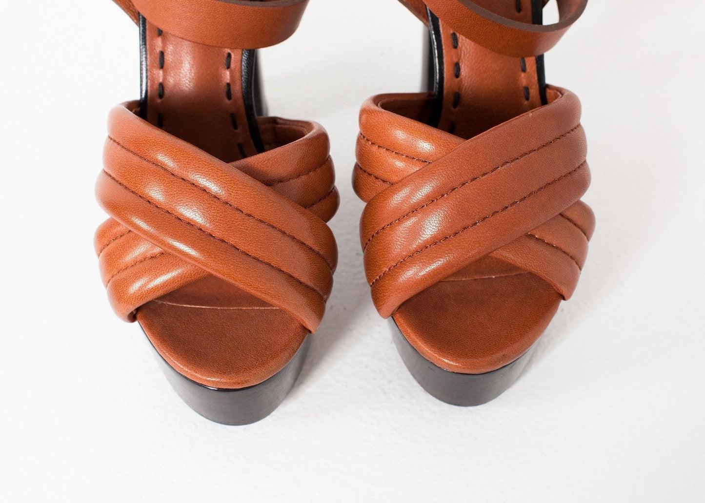 Farlill Heel in Brown.