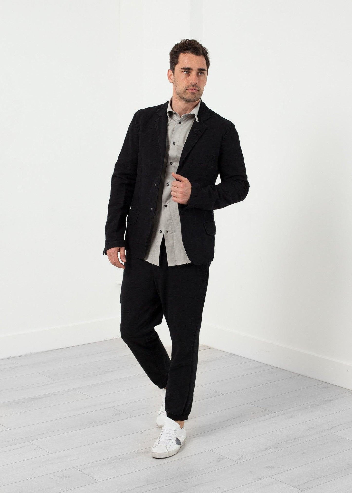 Moun Button Up.