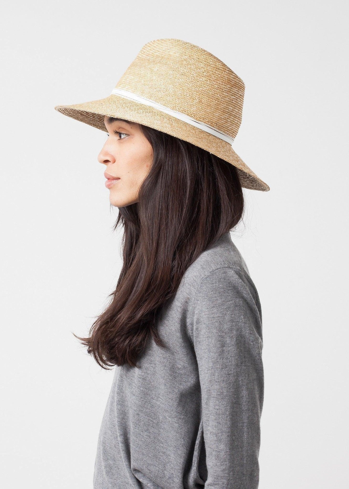 Wrapped Up Hat in Straw/White.