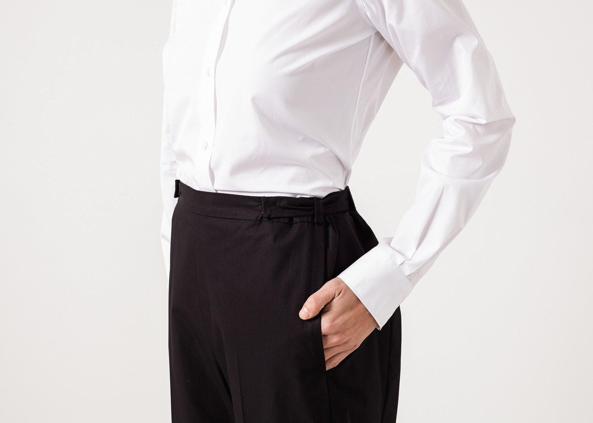 Wide Cropped Trouser in Black.