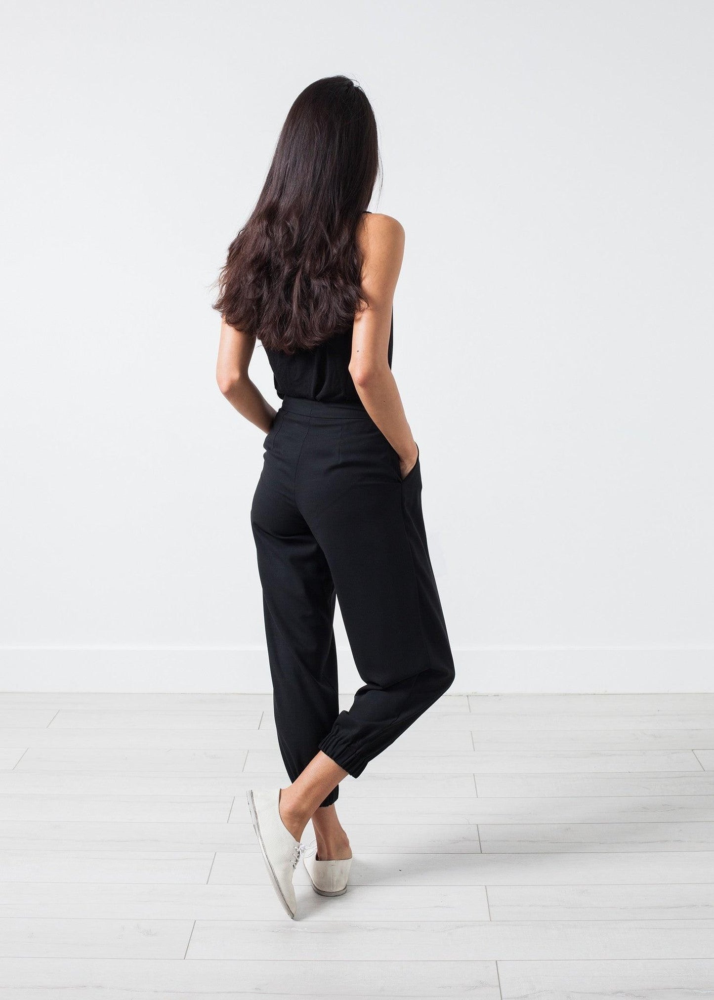 Fancy Wool Pant in Black.