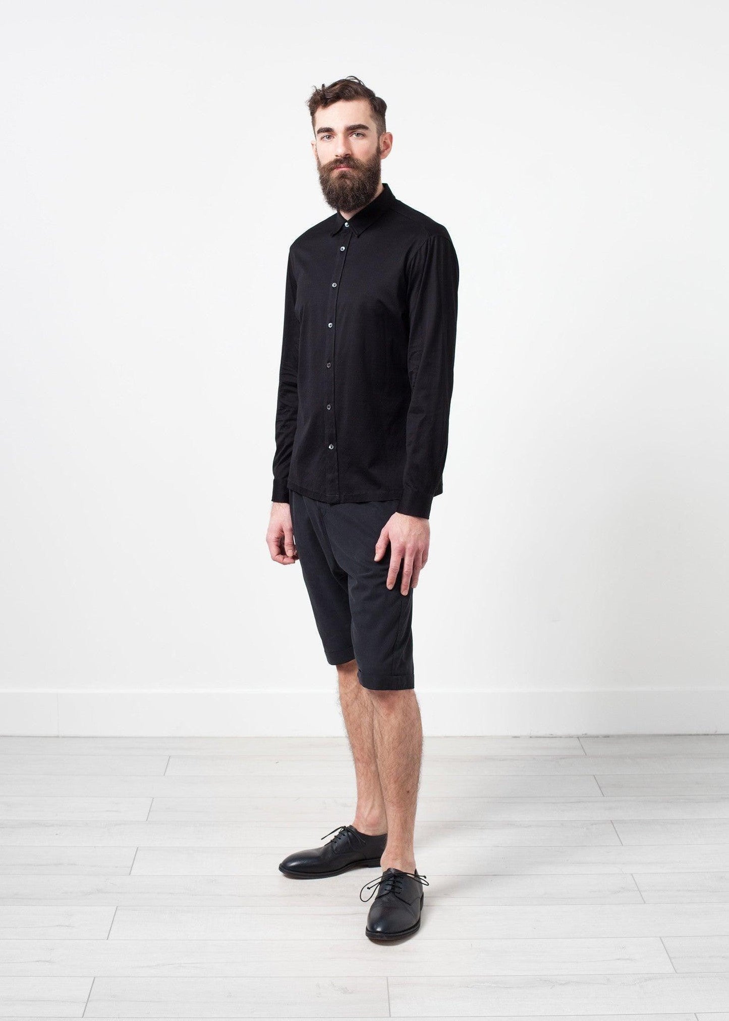 Scotland Button-Up in Black.