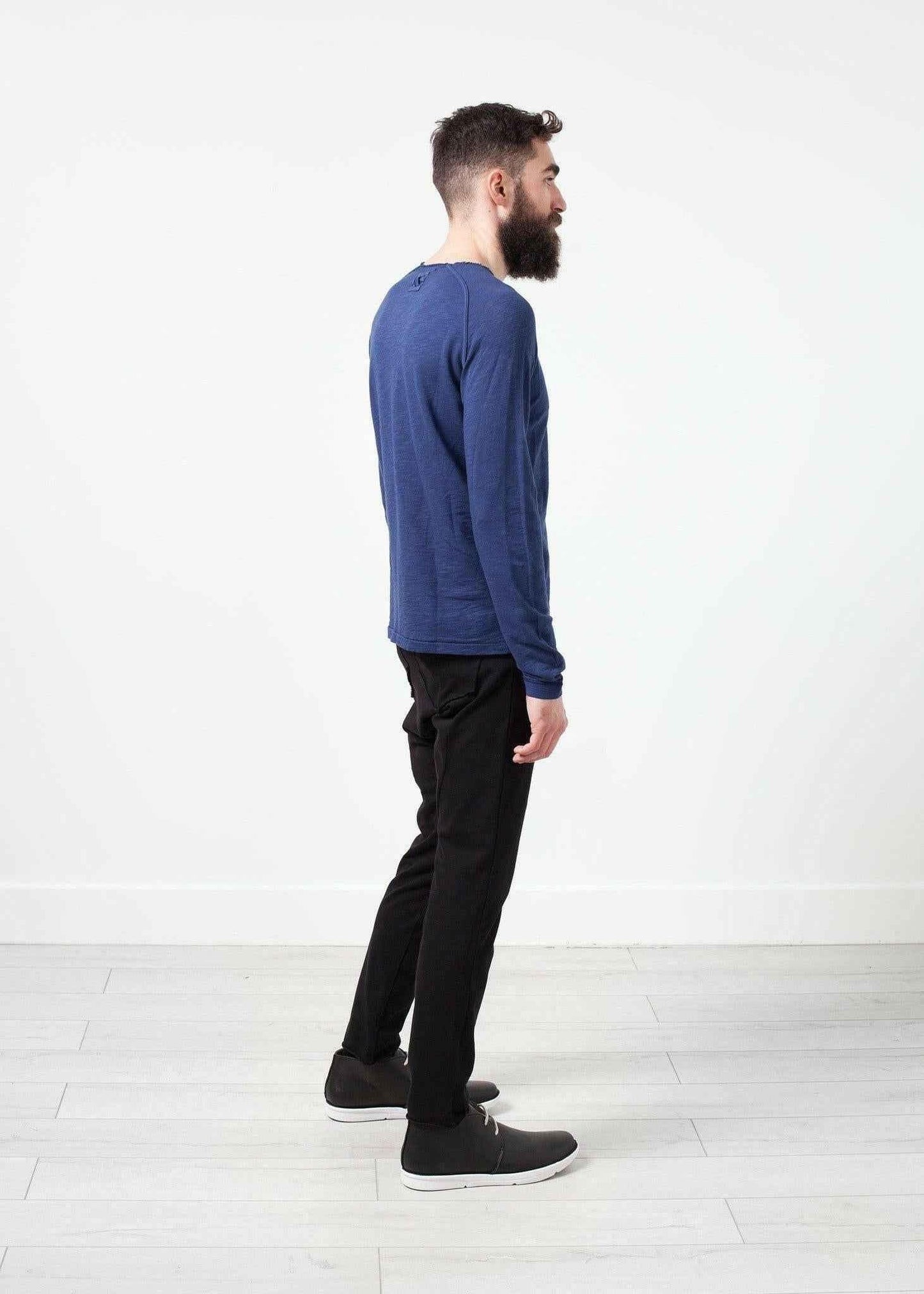 Daris Tee in Blue.