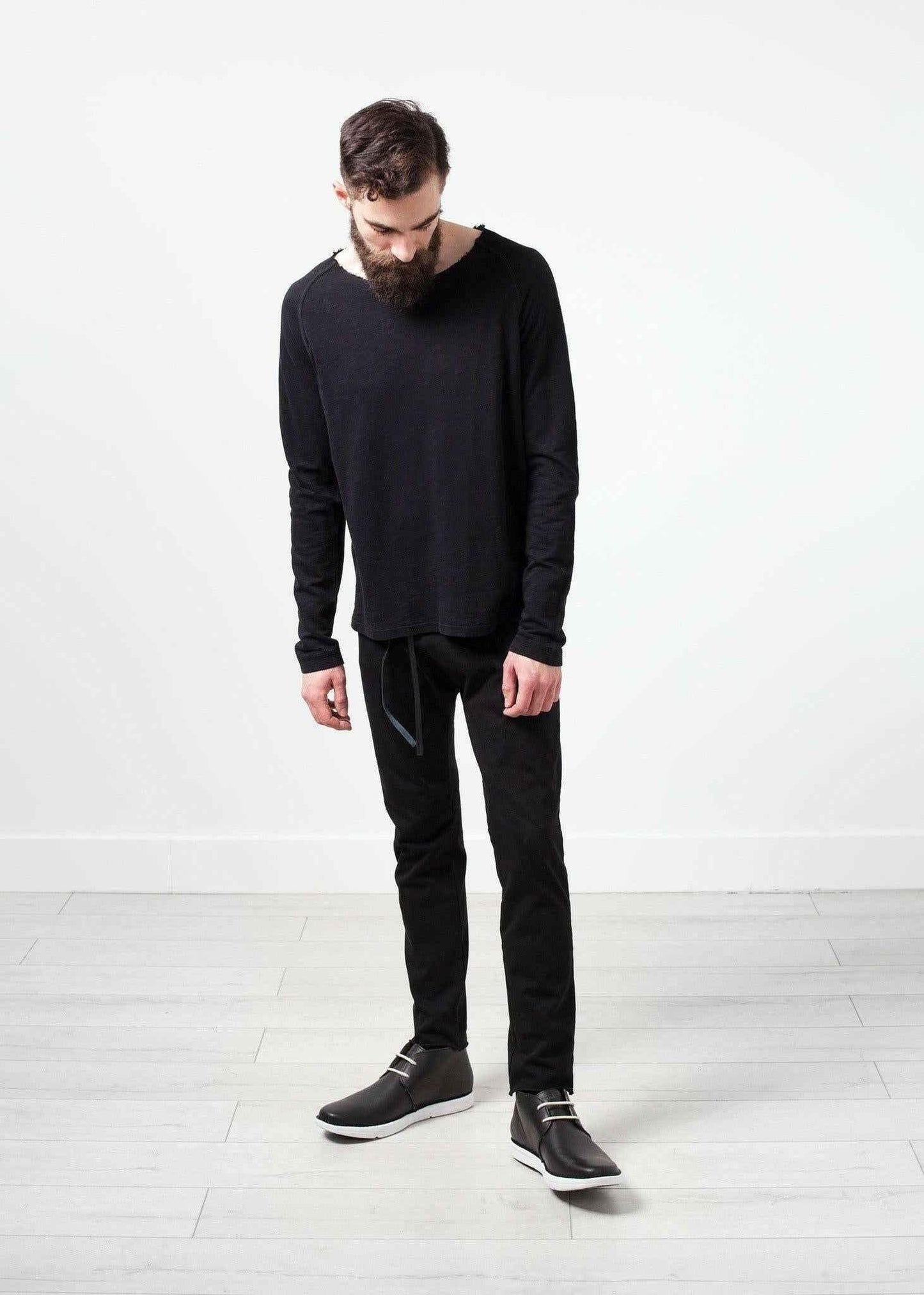 Daris Tee in Black.