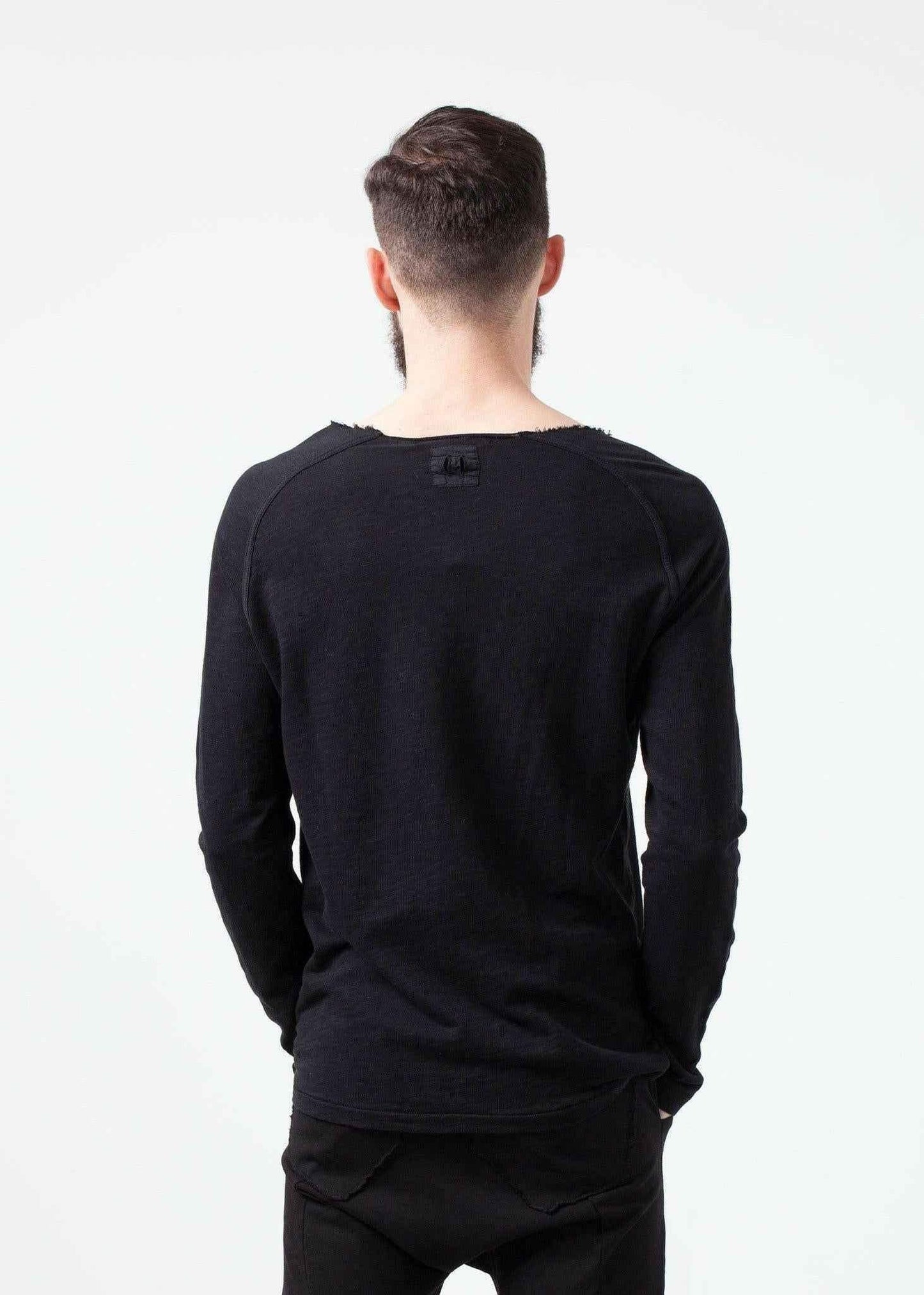 Daris Tee in Black.