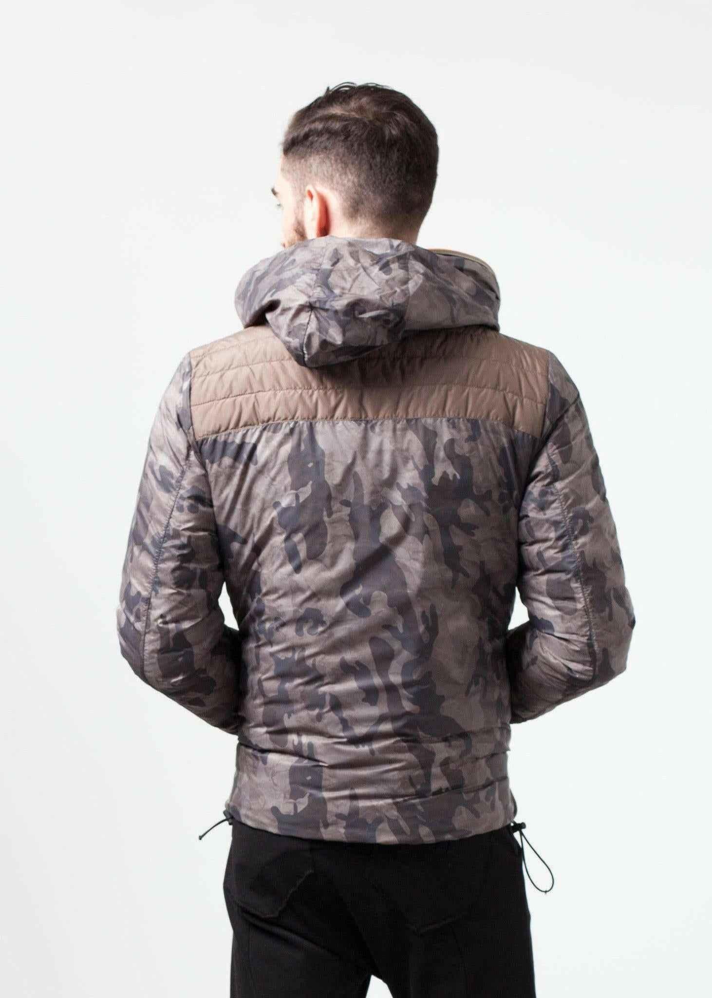 Peone Jacket in Khaki.