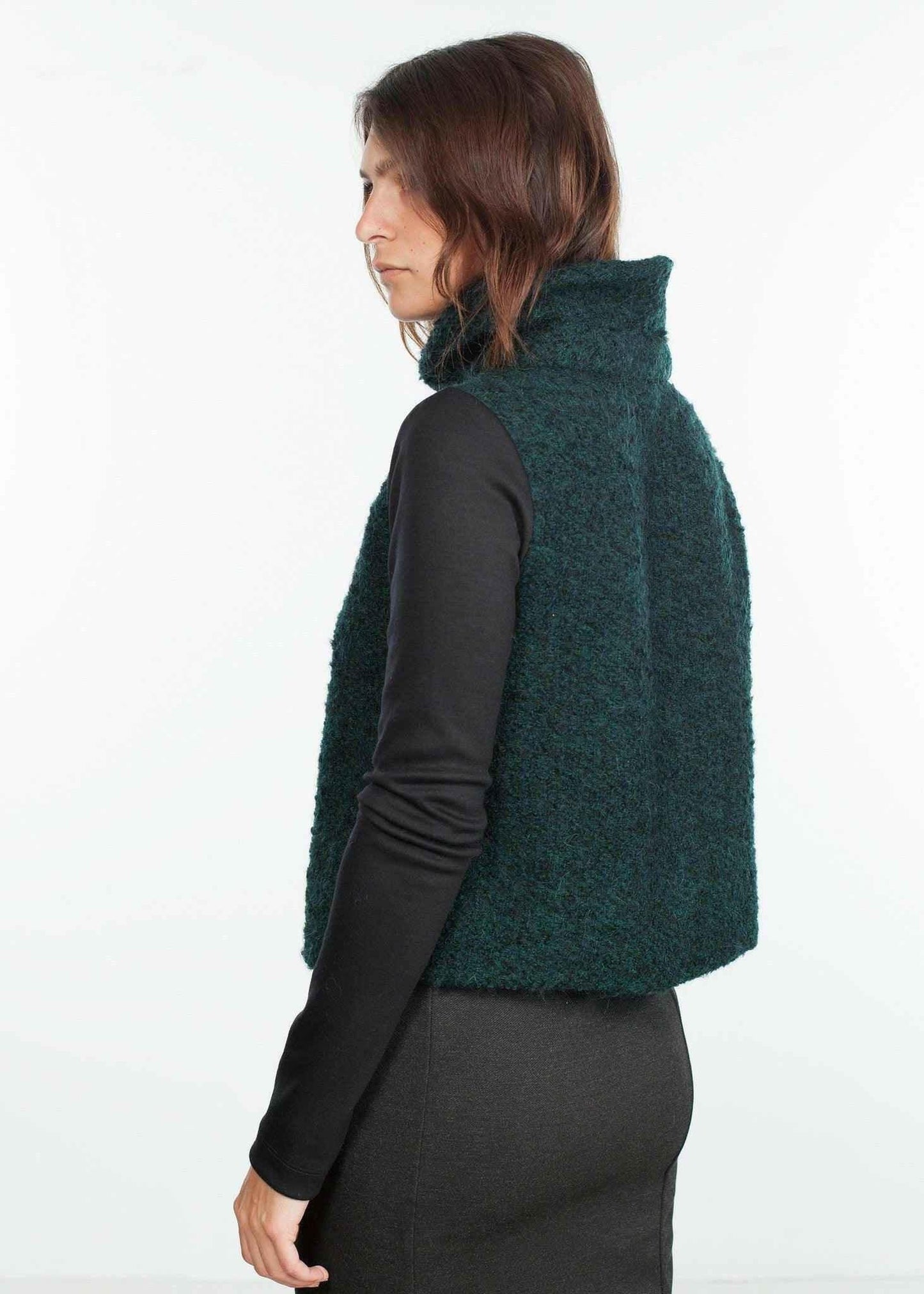 Boucle Turtle Neck in Green/Black.