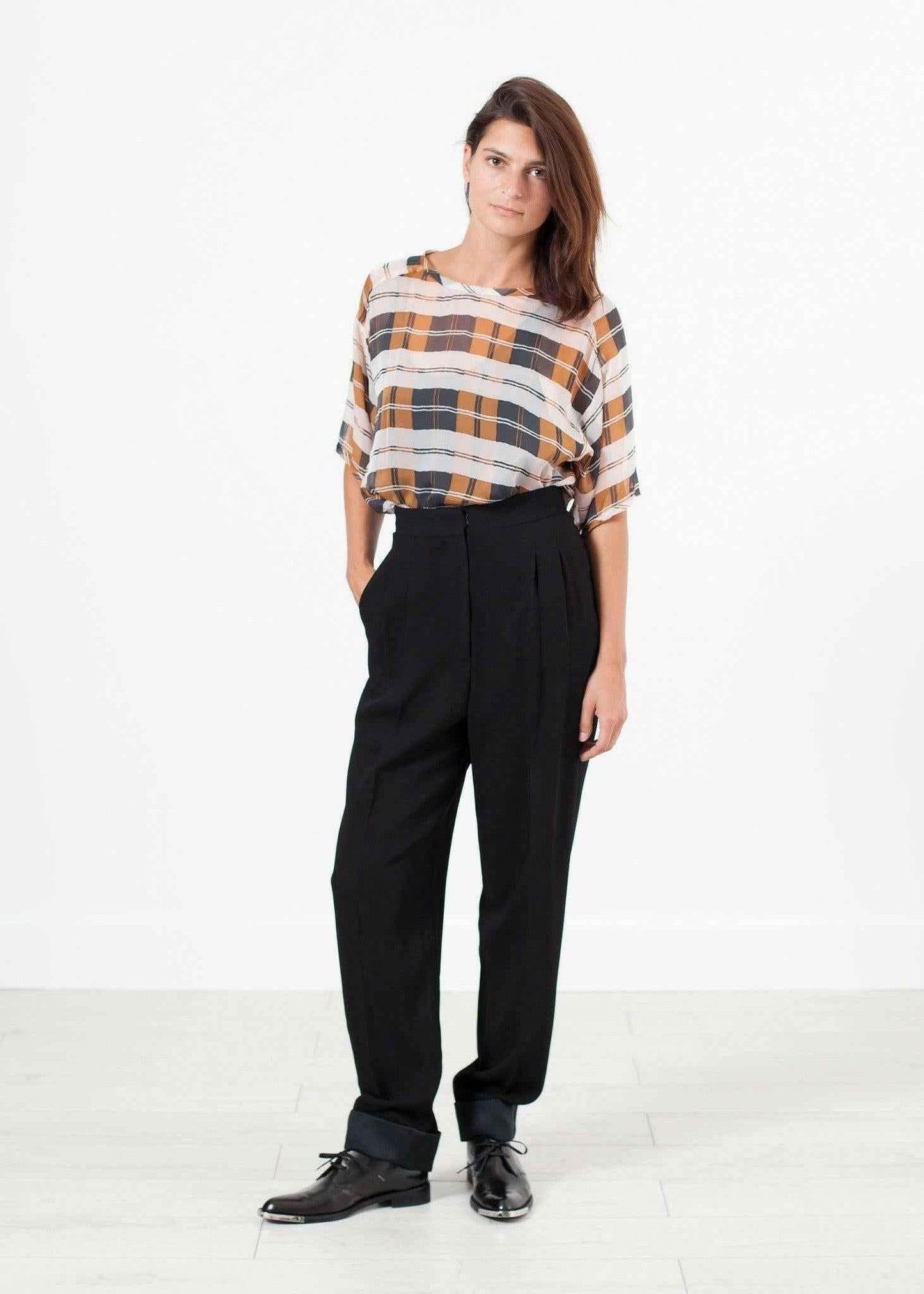Contrast Cuff Pant in Black.