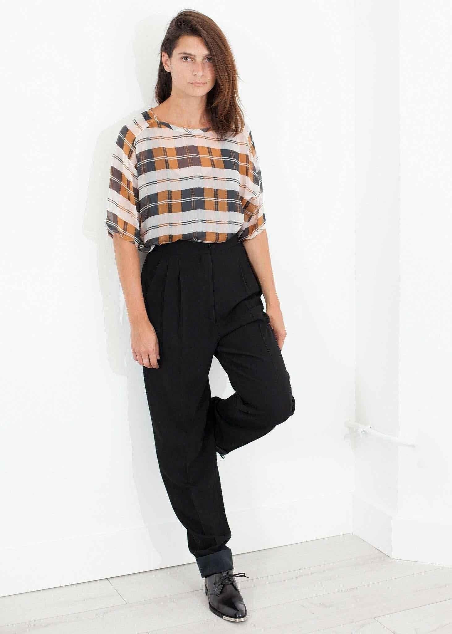 Contrast Cuff Pant in Black.