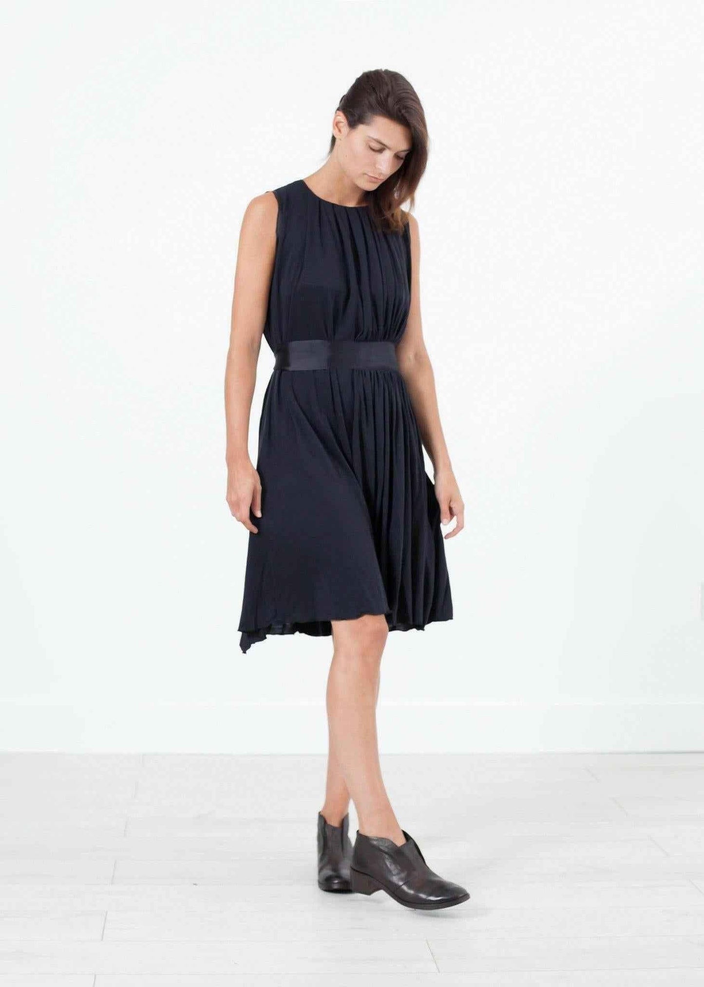 Sleeveless Pleated Dress in Navy.