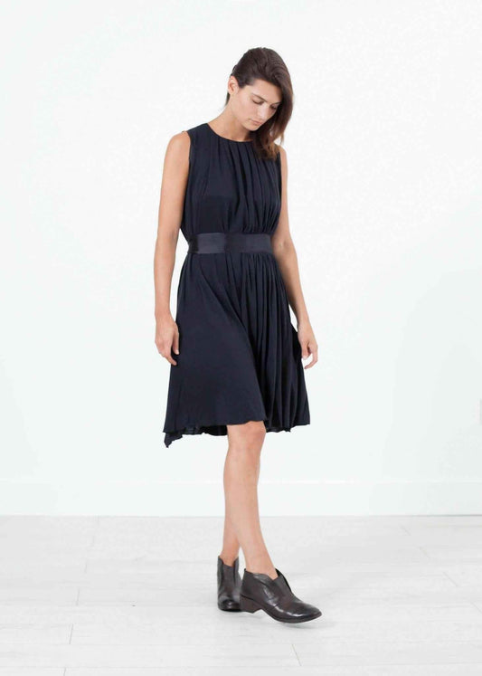 Sleeveless Pleated Dress in Navy.