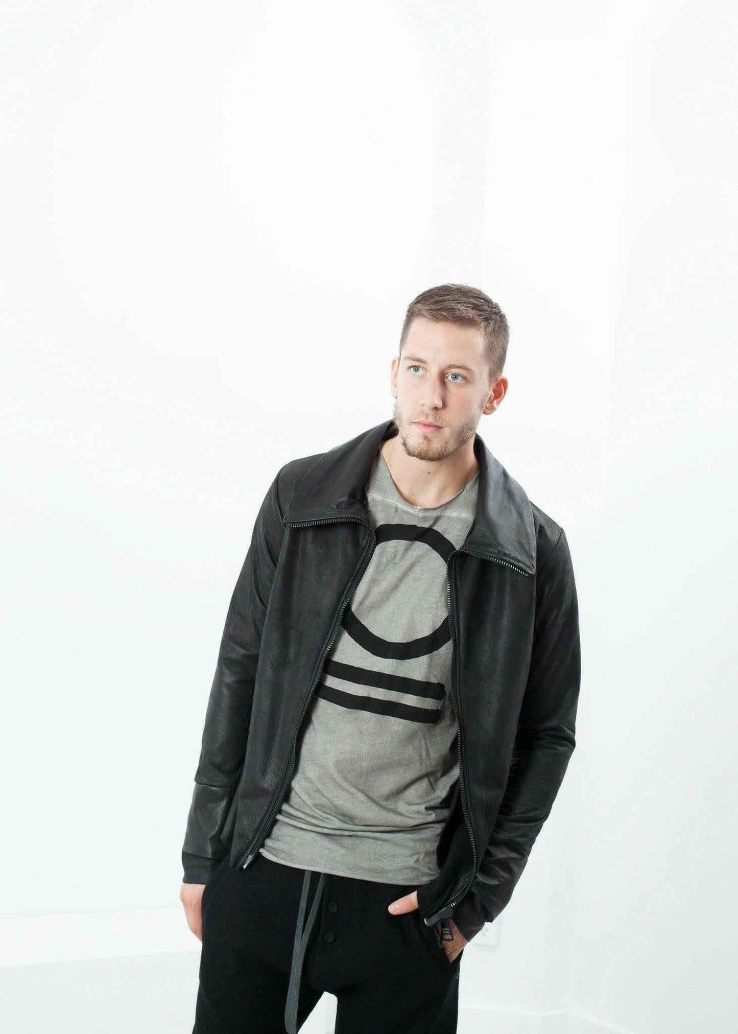 Antidote "Joie" Tee in Taupe.