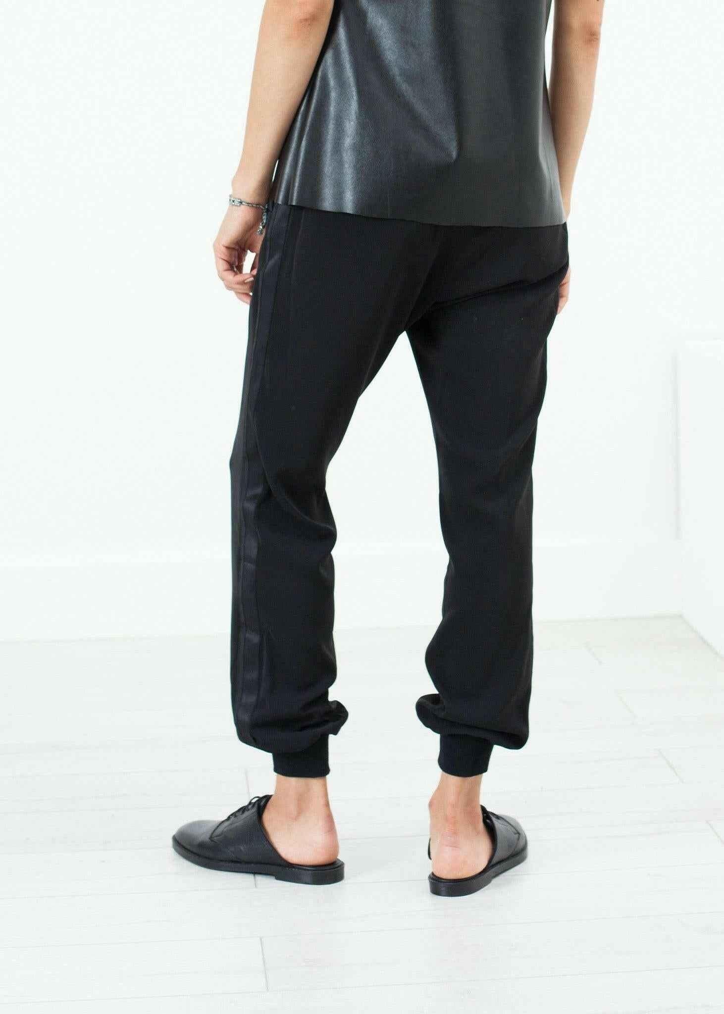 Camiliah Trouser in Black.