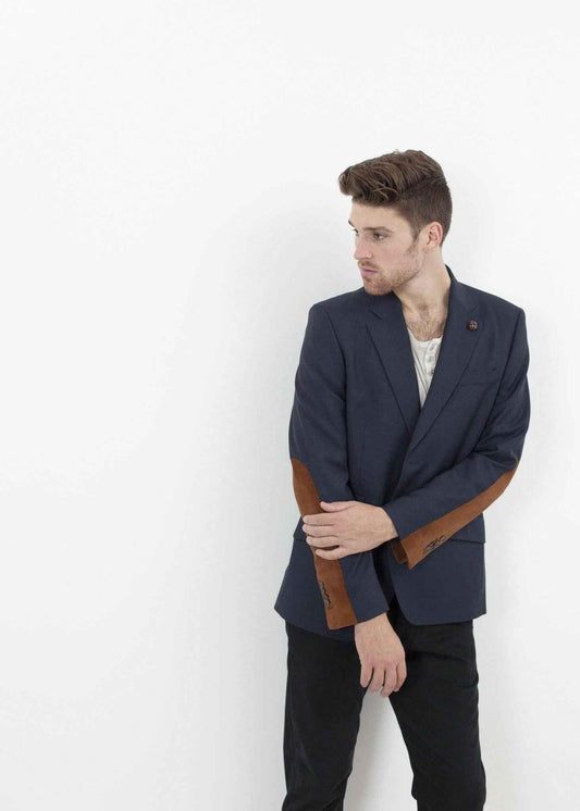 Swift Low Blazer in Navy.