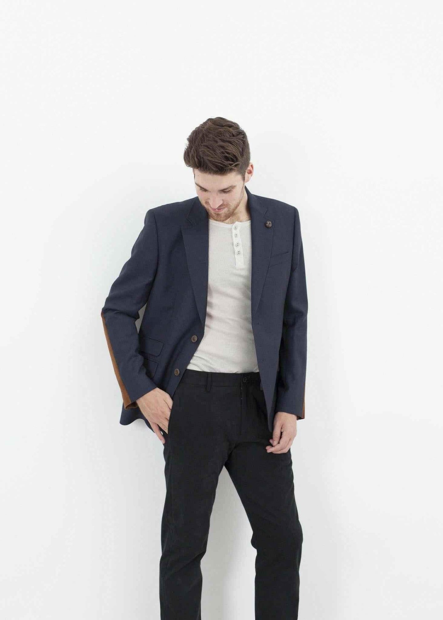 Swift Low Blazer in Navy.
