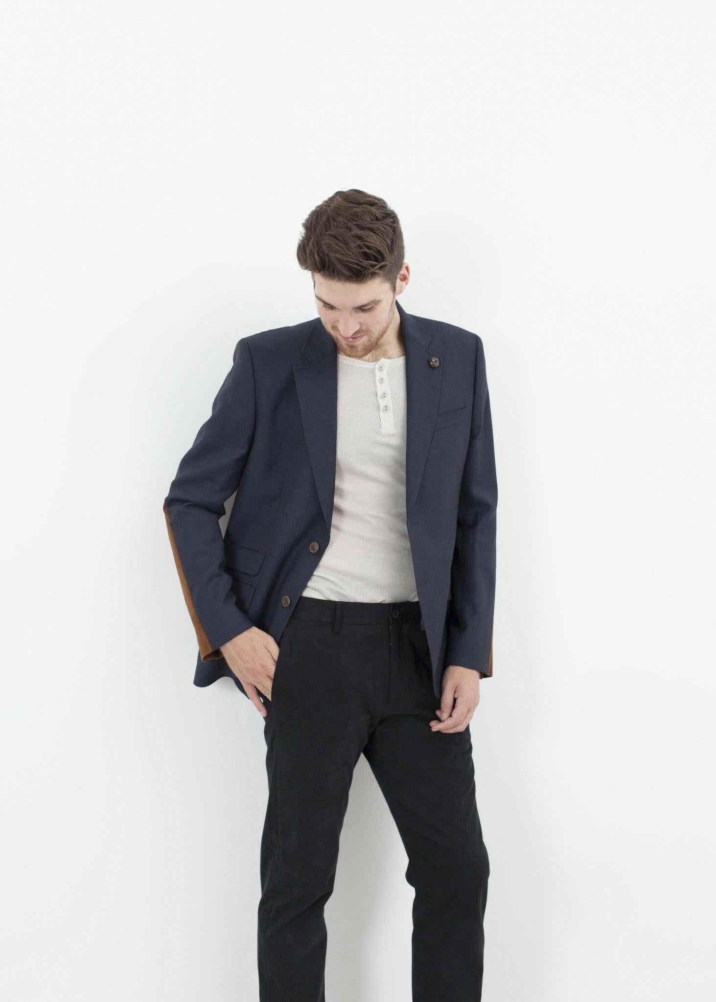 Swift Low Blazer in Navy.