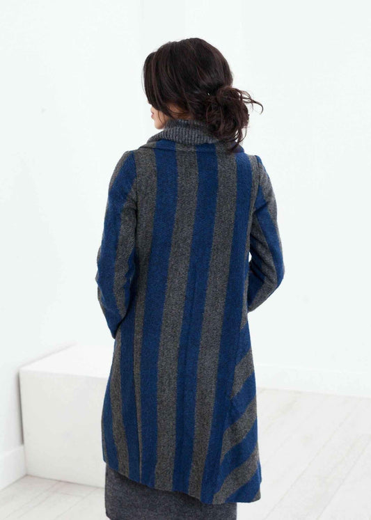 Petale Coat in Silver/Blue.