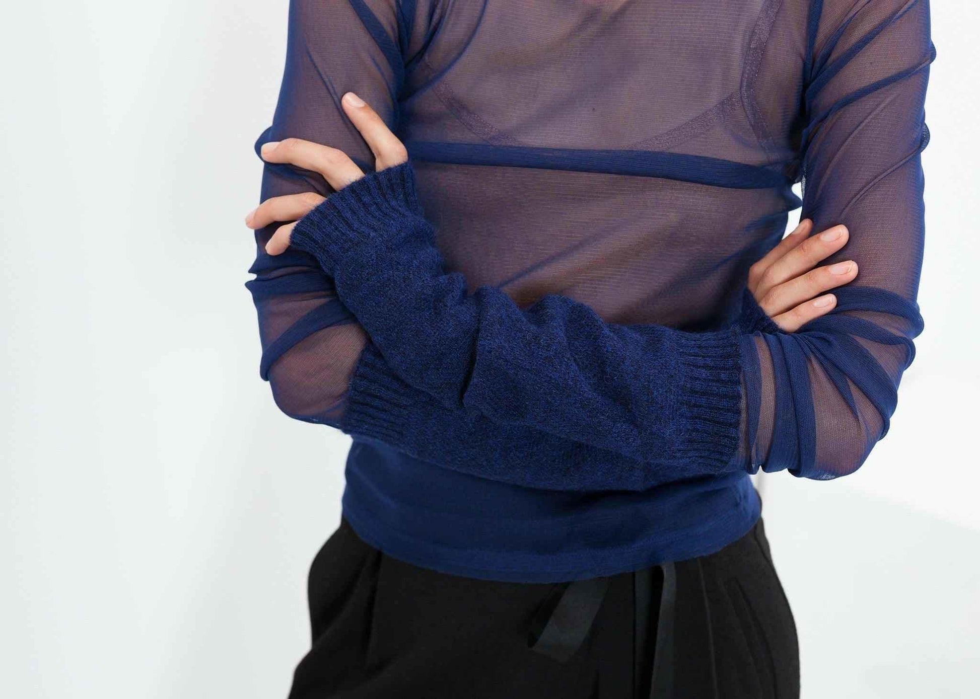 Pikki Mittens in Blue.