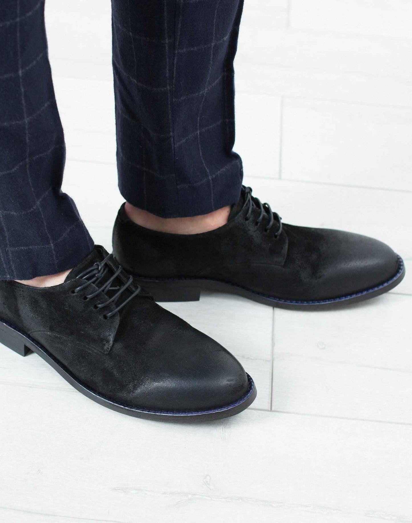 Sassolo Oxford in Black.