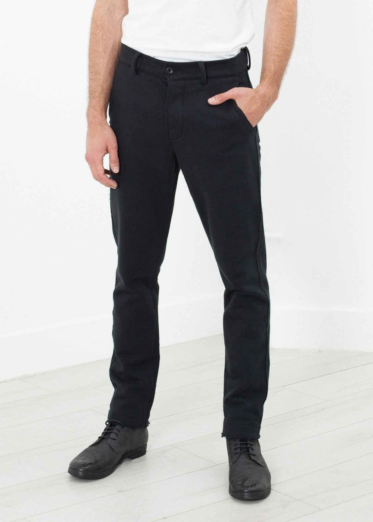 Raps Pant in Black.