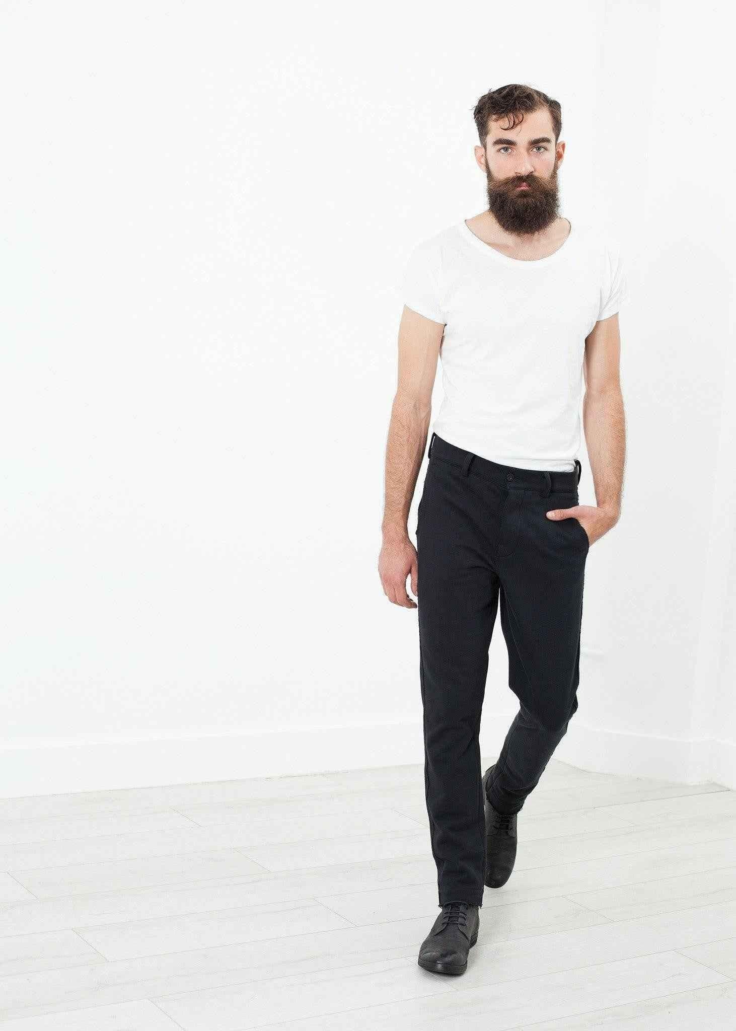 Raps Pant in Black.