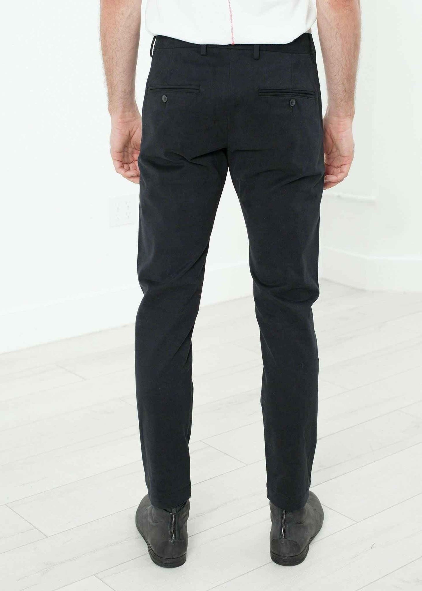 Men's Chino in Black.