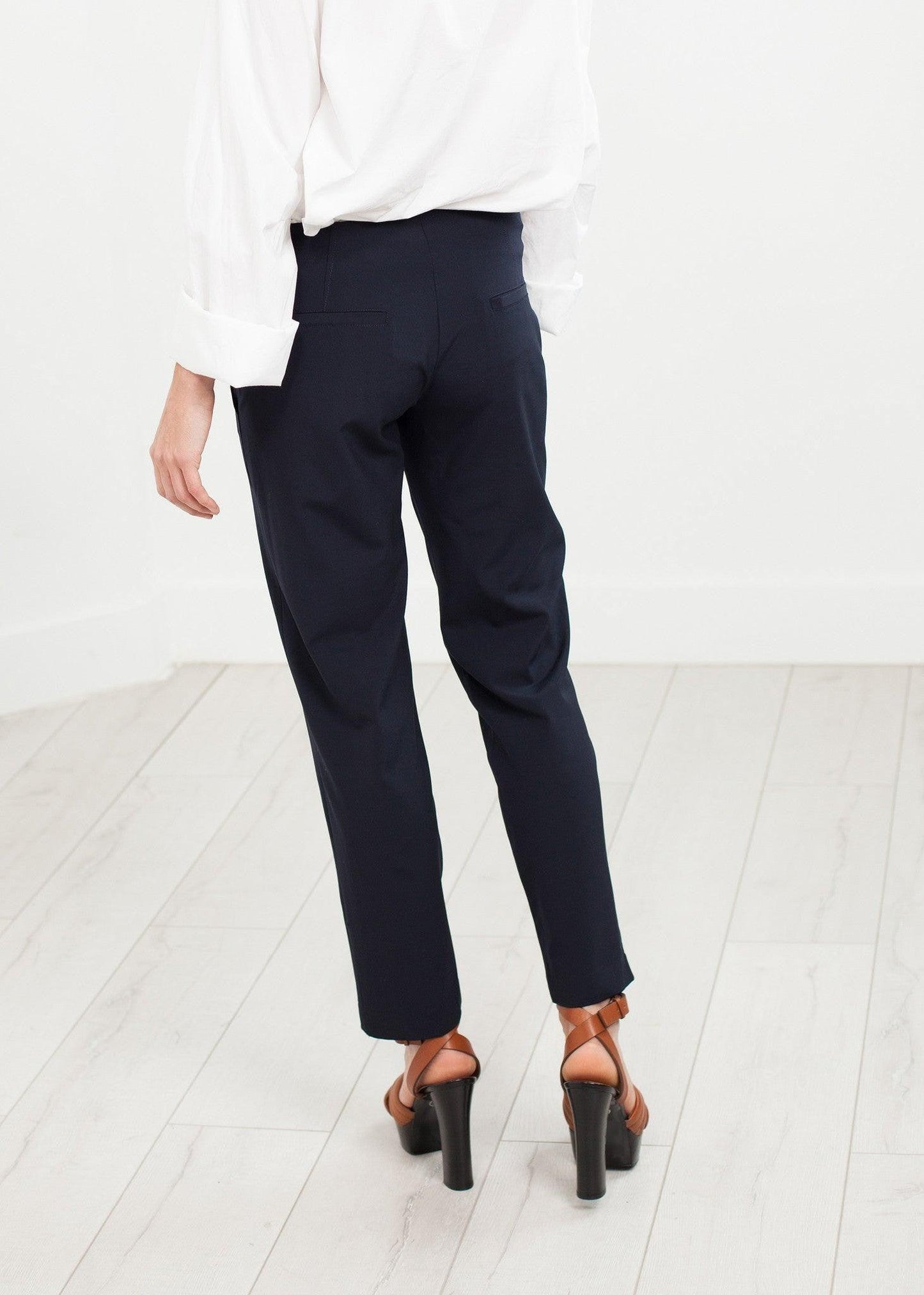 Patch Pocket Pant in Navy.