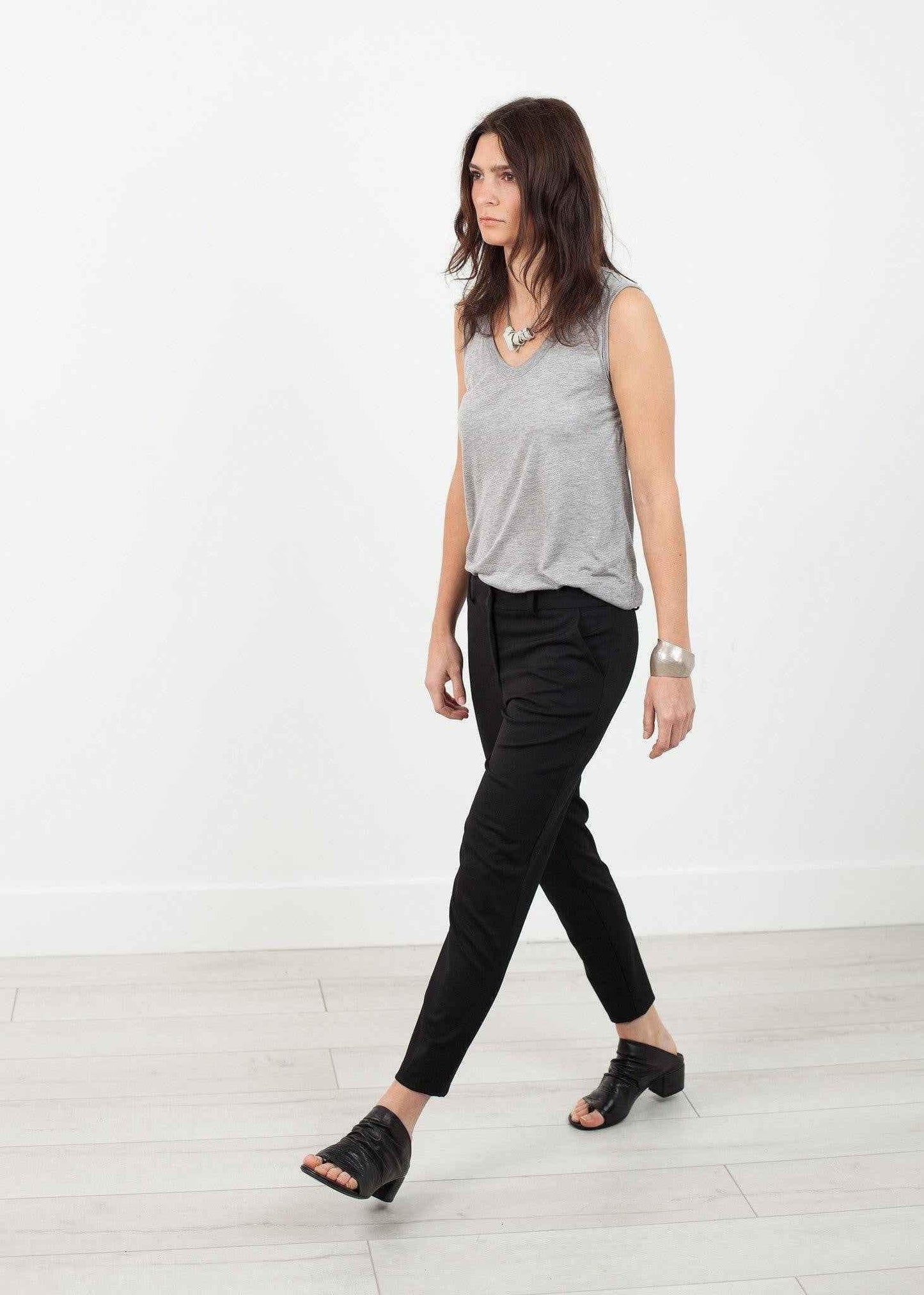 Stretch Fitted Pant in Black.