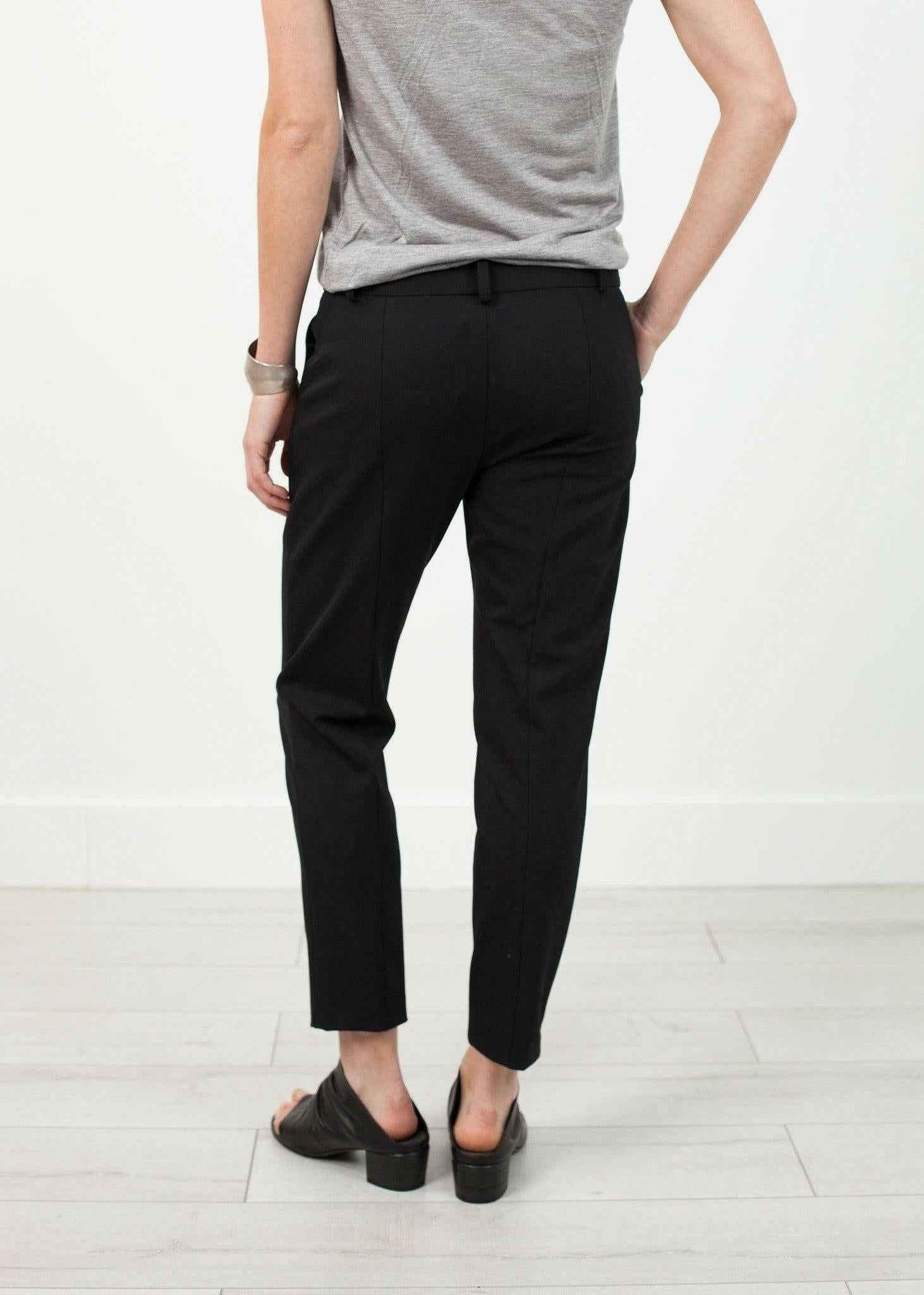 Stretch Fitted Pant in Black.