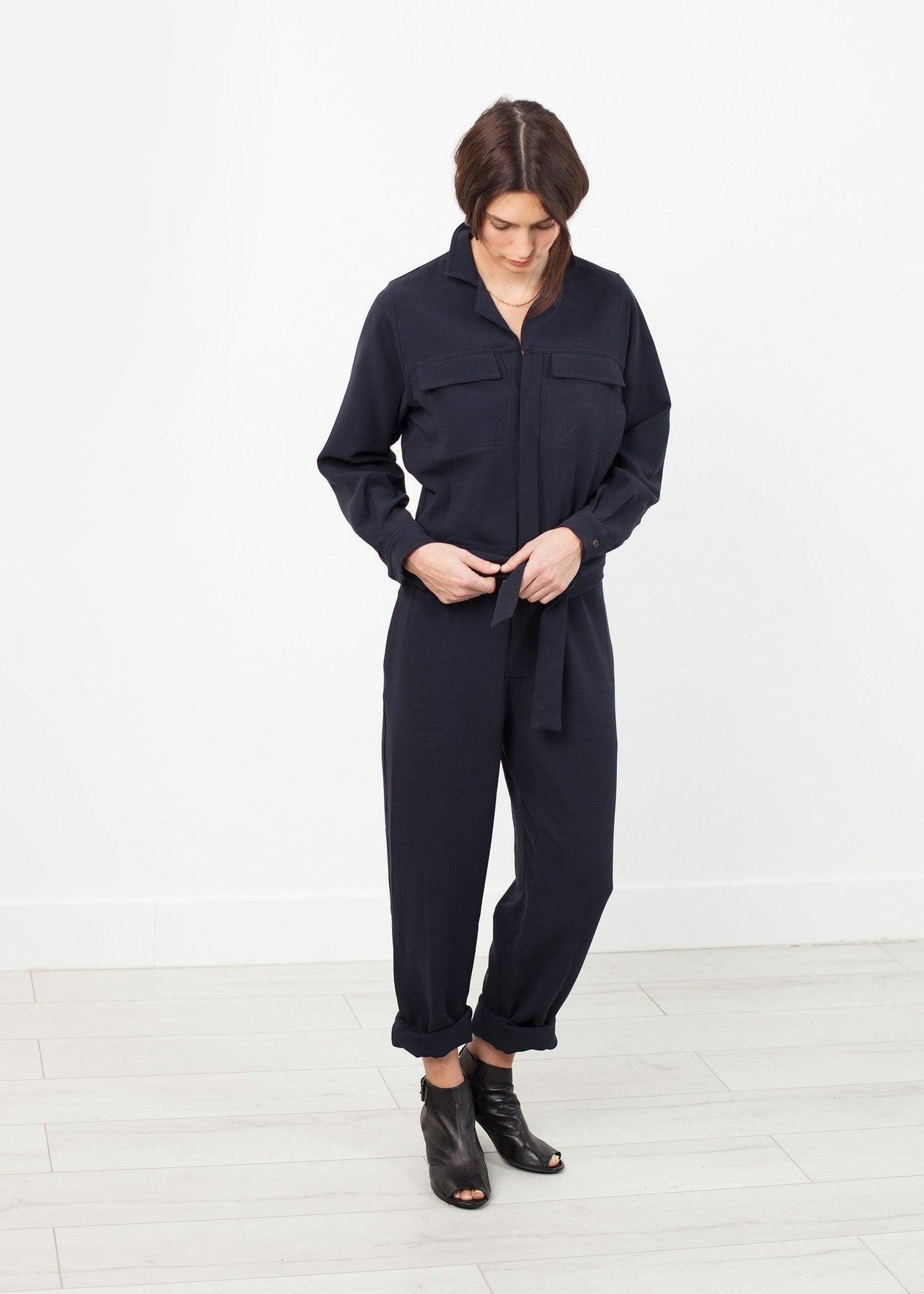 Worker Jumpsuit in Navy.