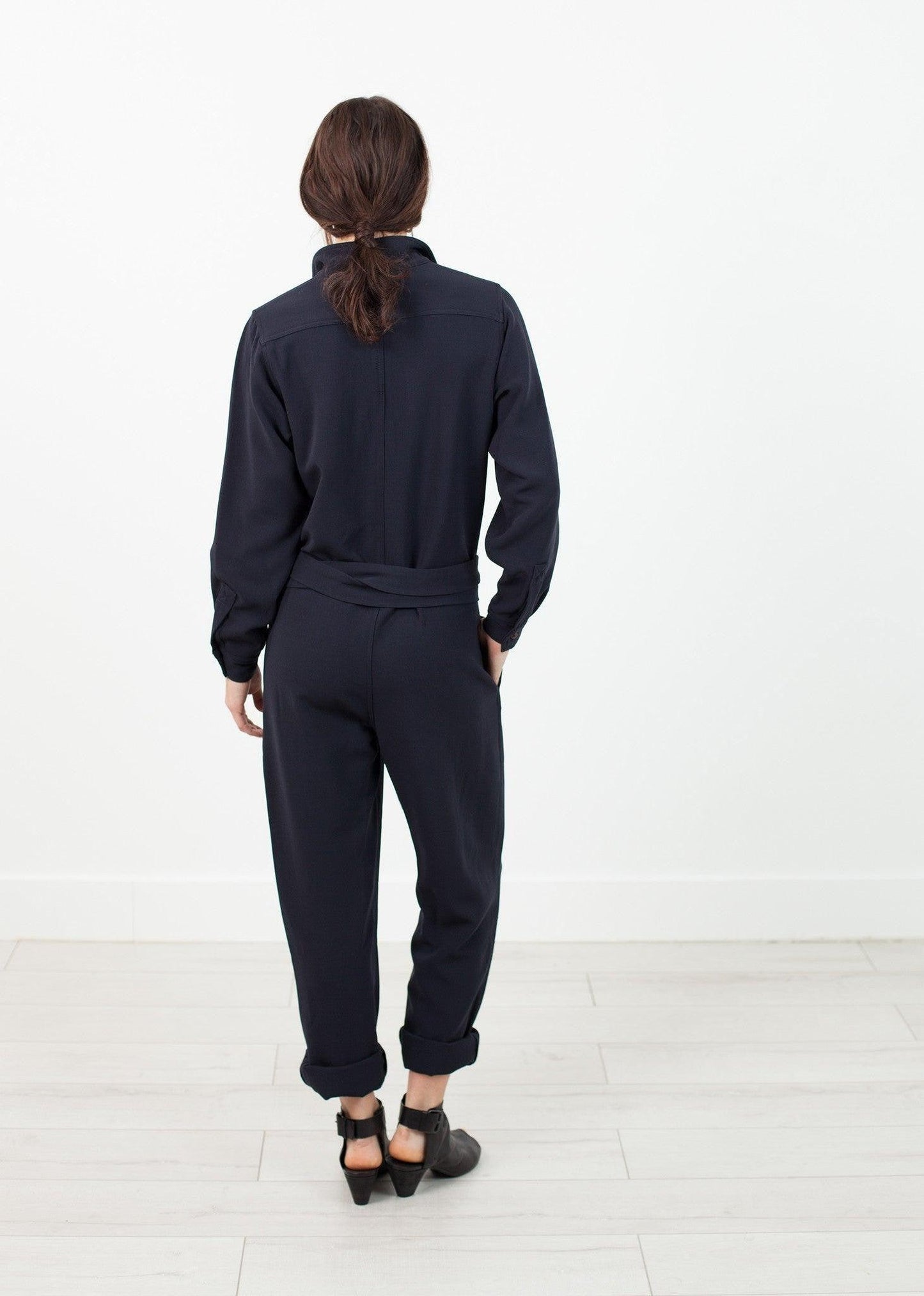 Worker Jumpsuit in Navy.