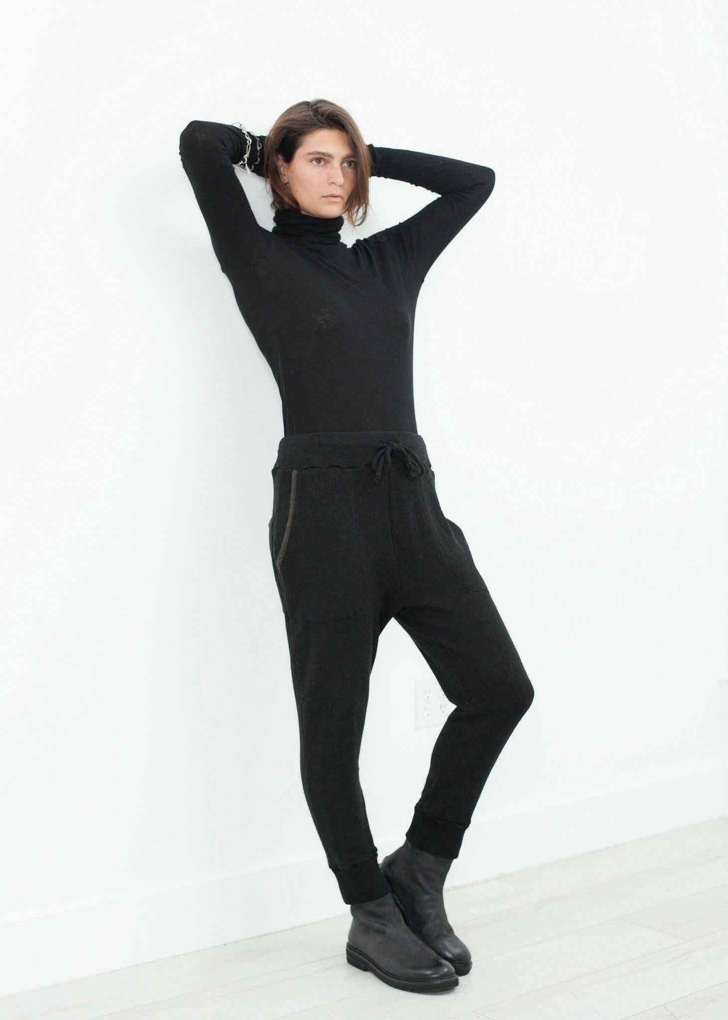 Highsoft Cropped Sweat in Black.