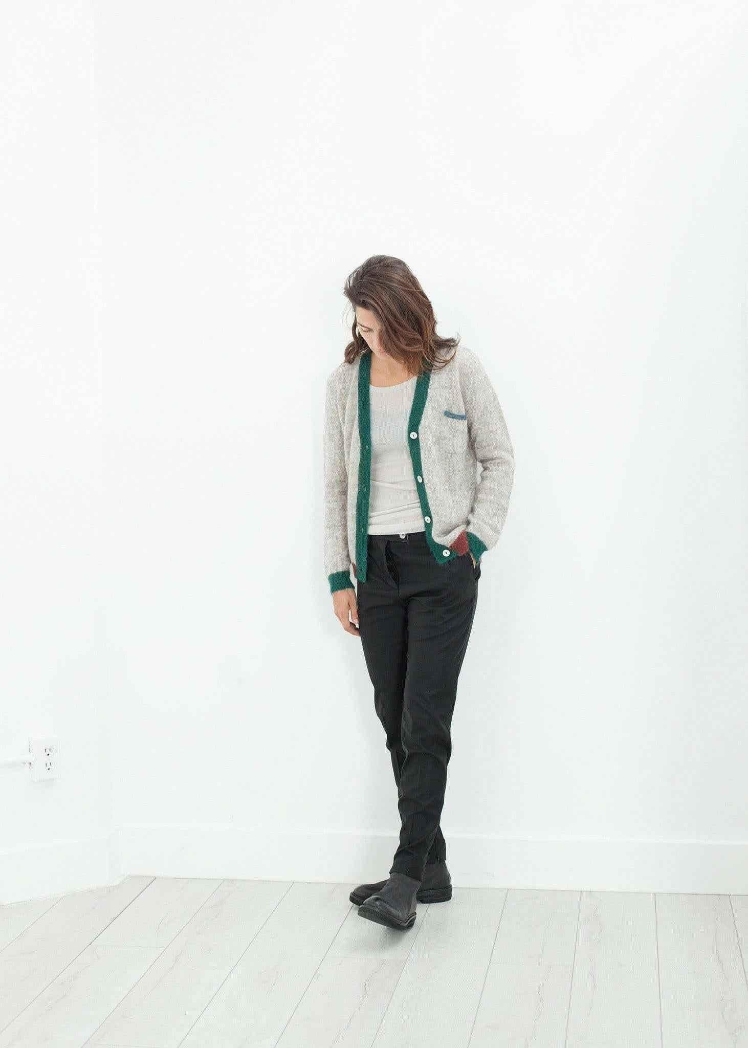 Deskle Cardigan in Heather.