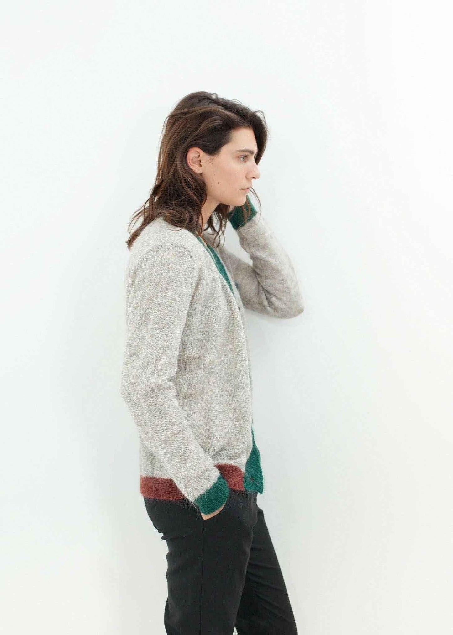 Deskle Cardigan in Heather.