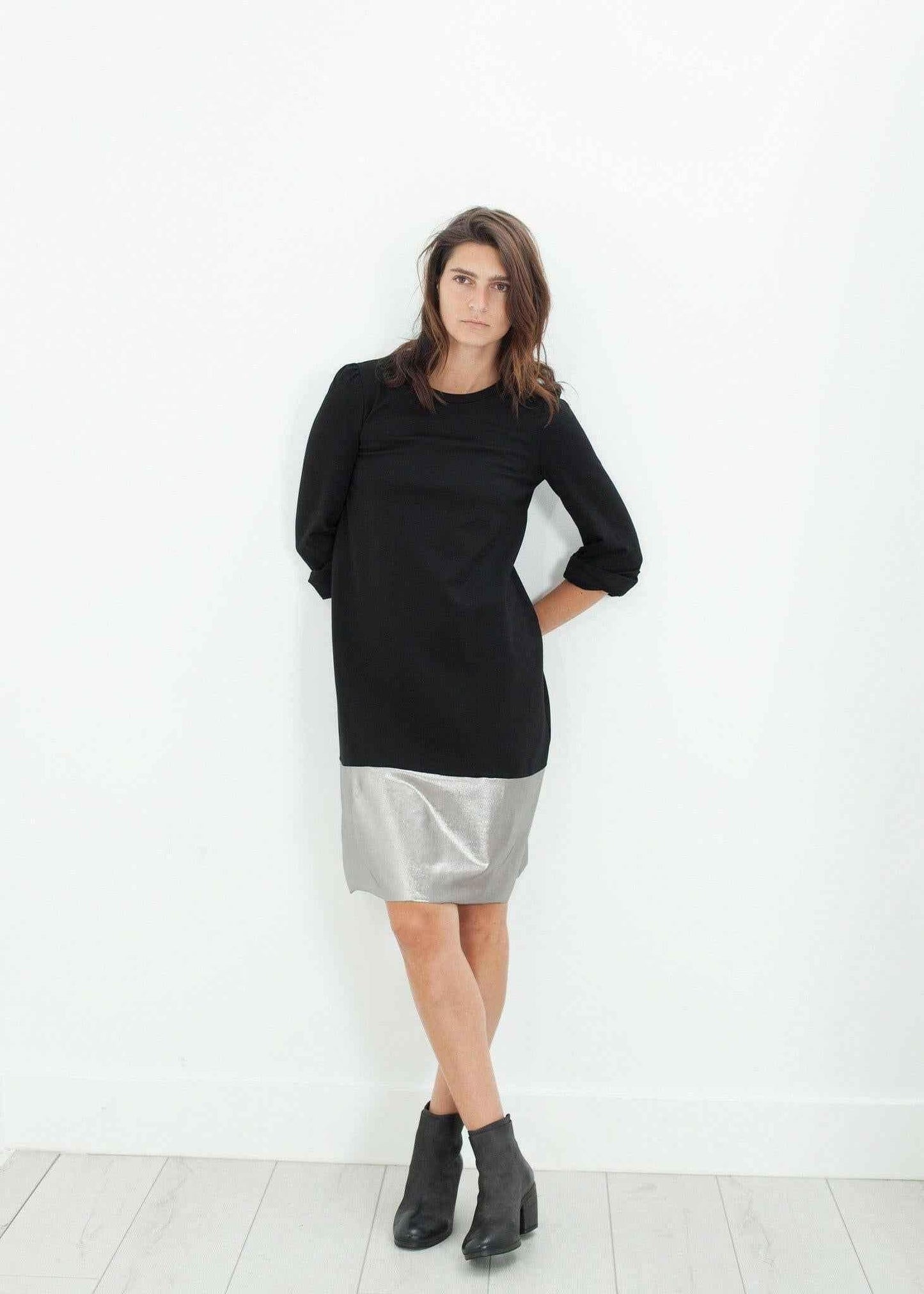 Border Dress in Black/Silver.