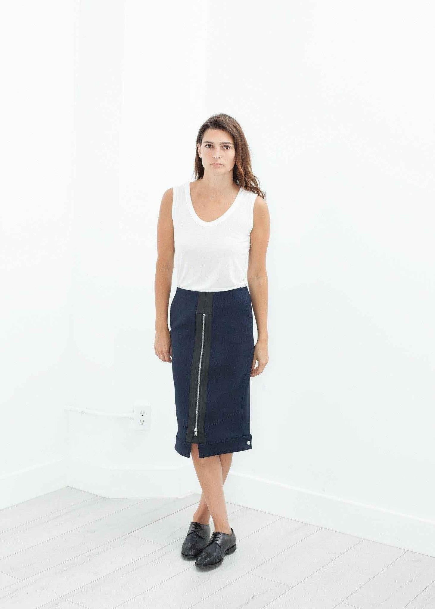 Contrast Zipper Skirt in Navy.