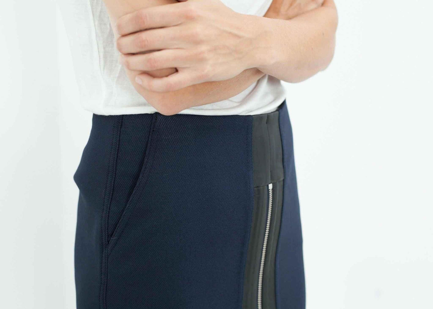 Contrast Zipper Skirt in Navy.