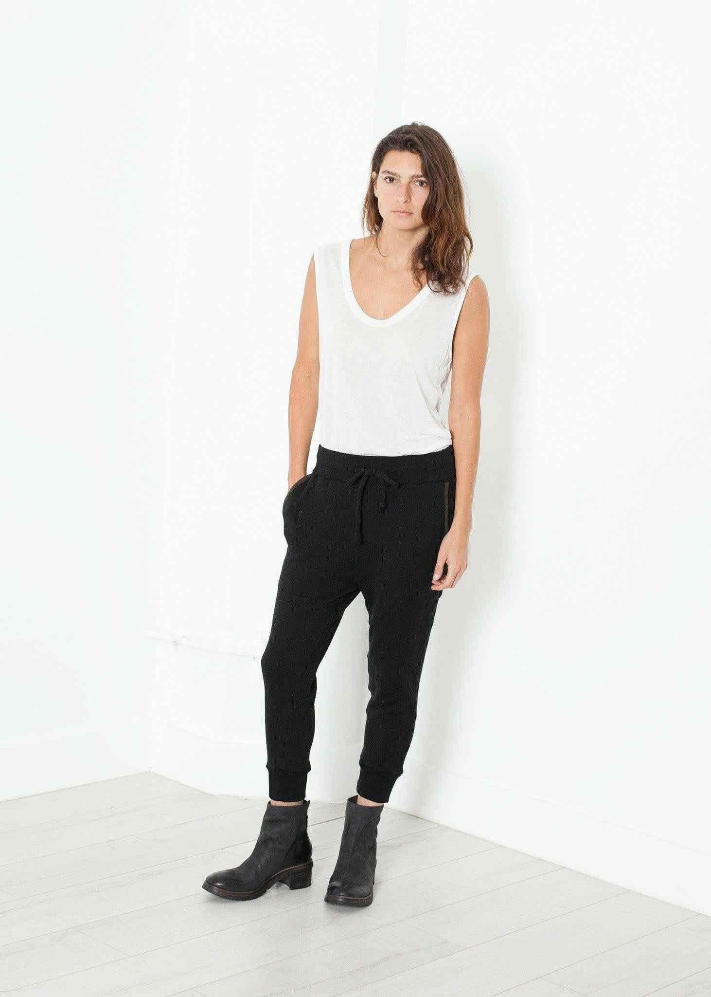 Highsoft Cropped Sweat in Black.