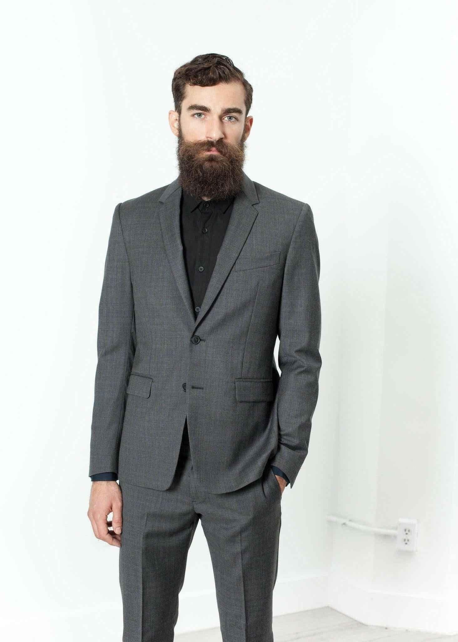Men's Completo Suit in Grey.