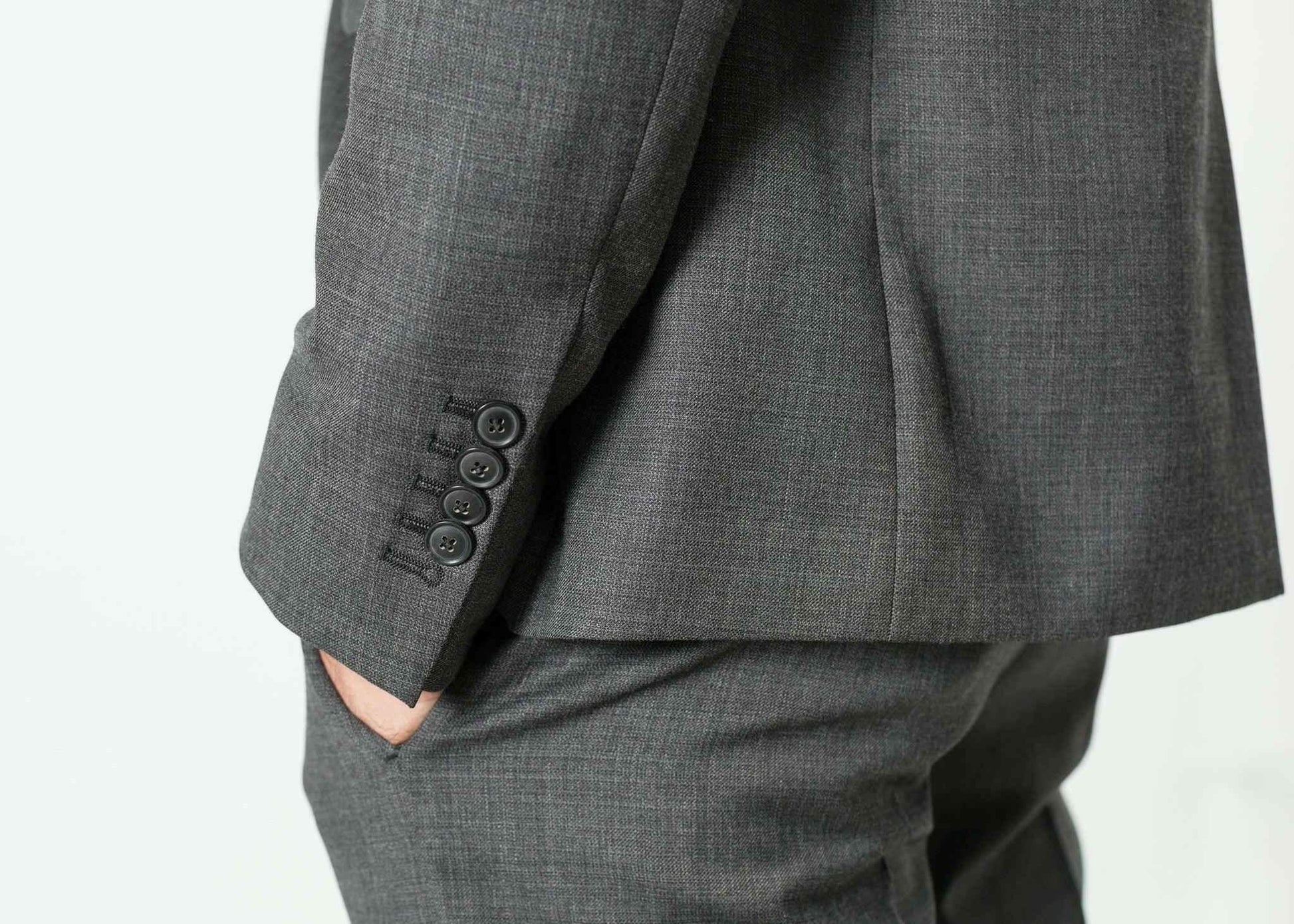 Men's Completo Suit in Grey.