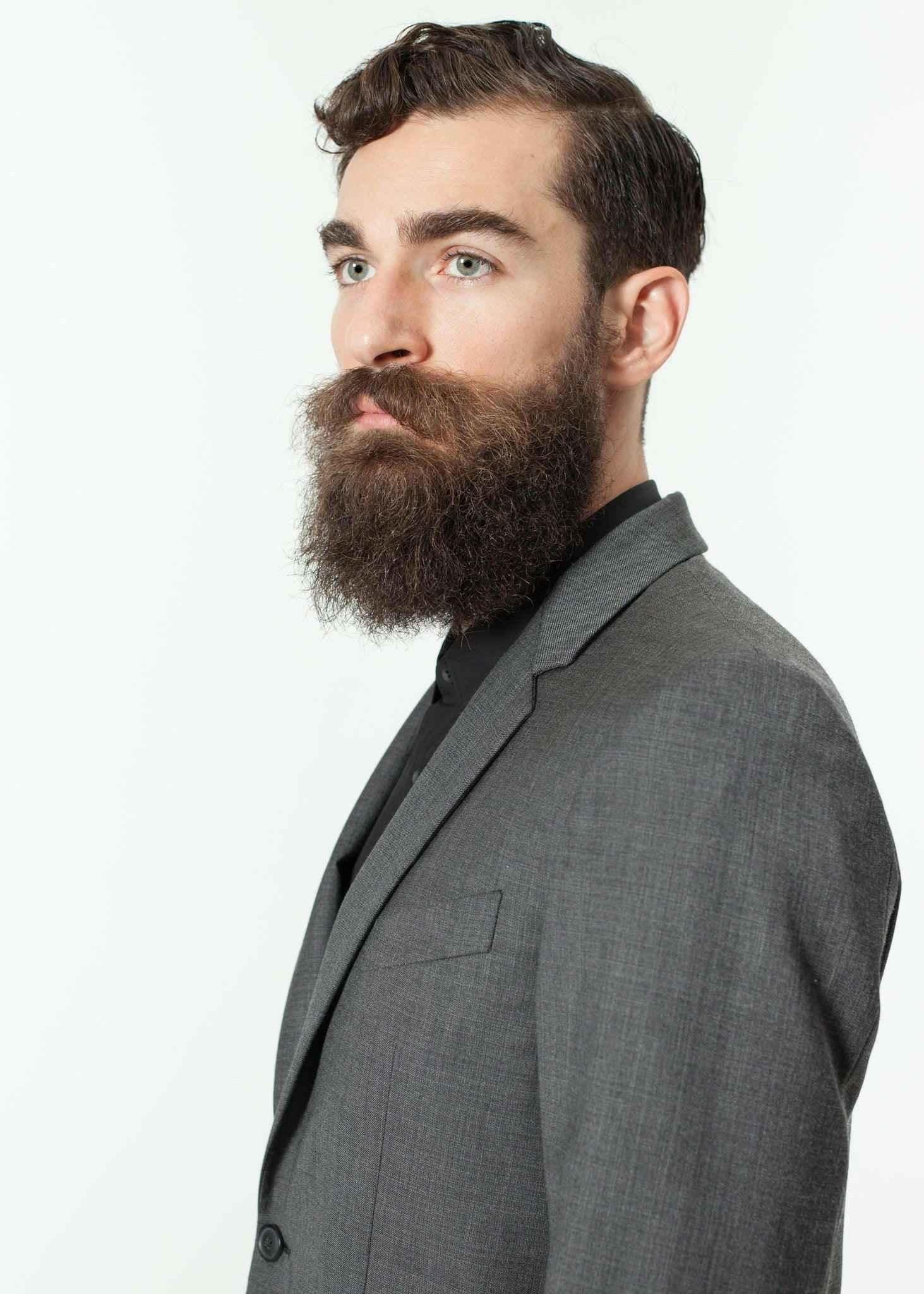 Men's Completo Suit in Grey.