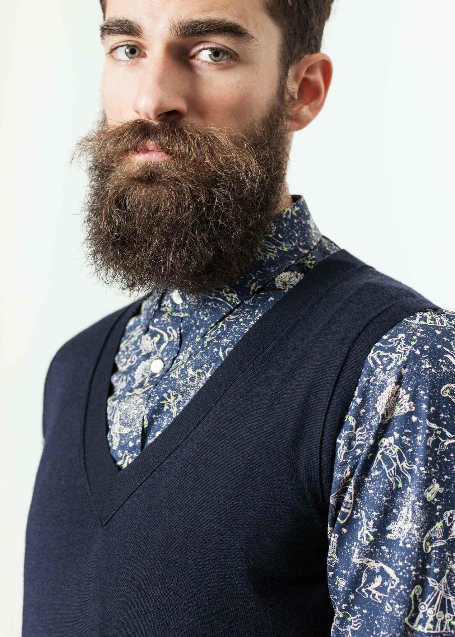 Basic Gilet in Navy.