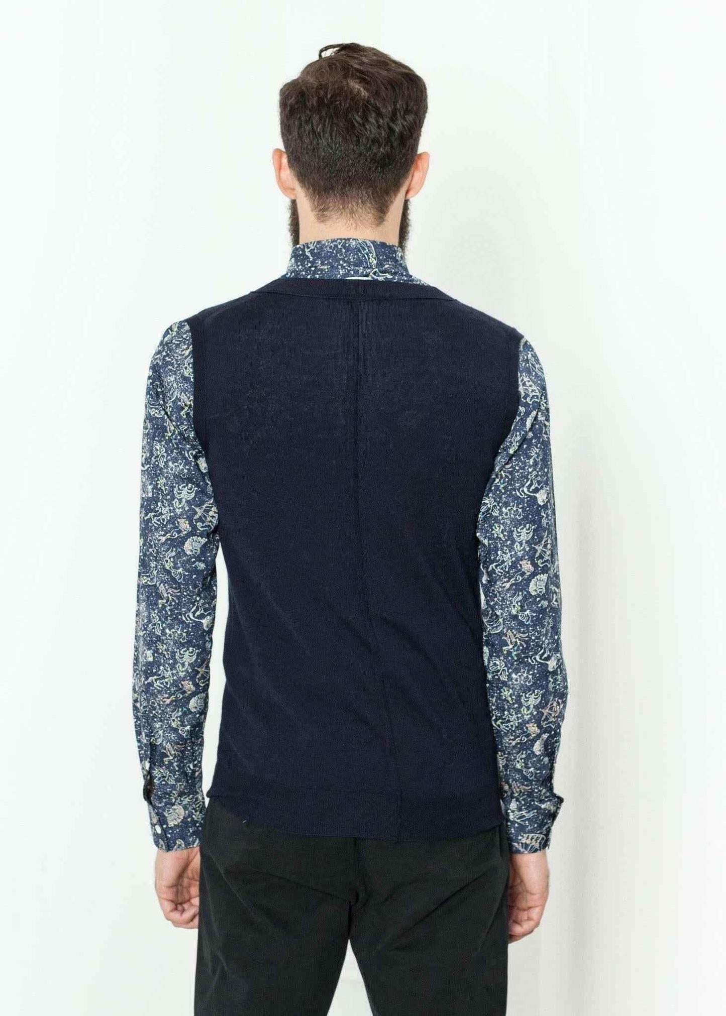 Basic Gilet in Navy.