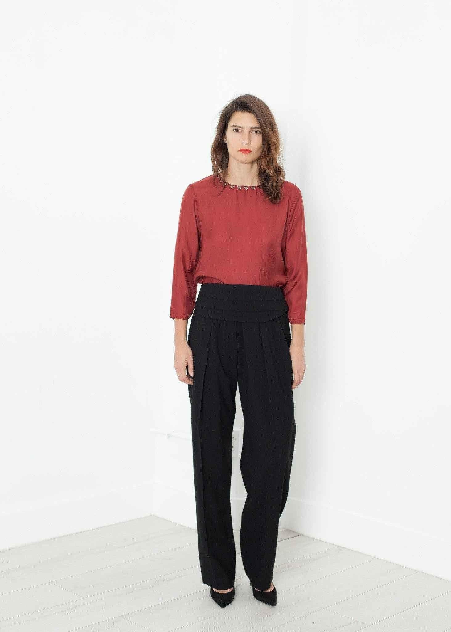 Pleated Waistband Trouser in Black.
