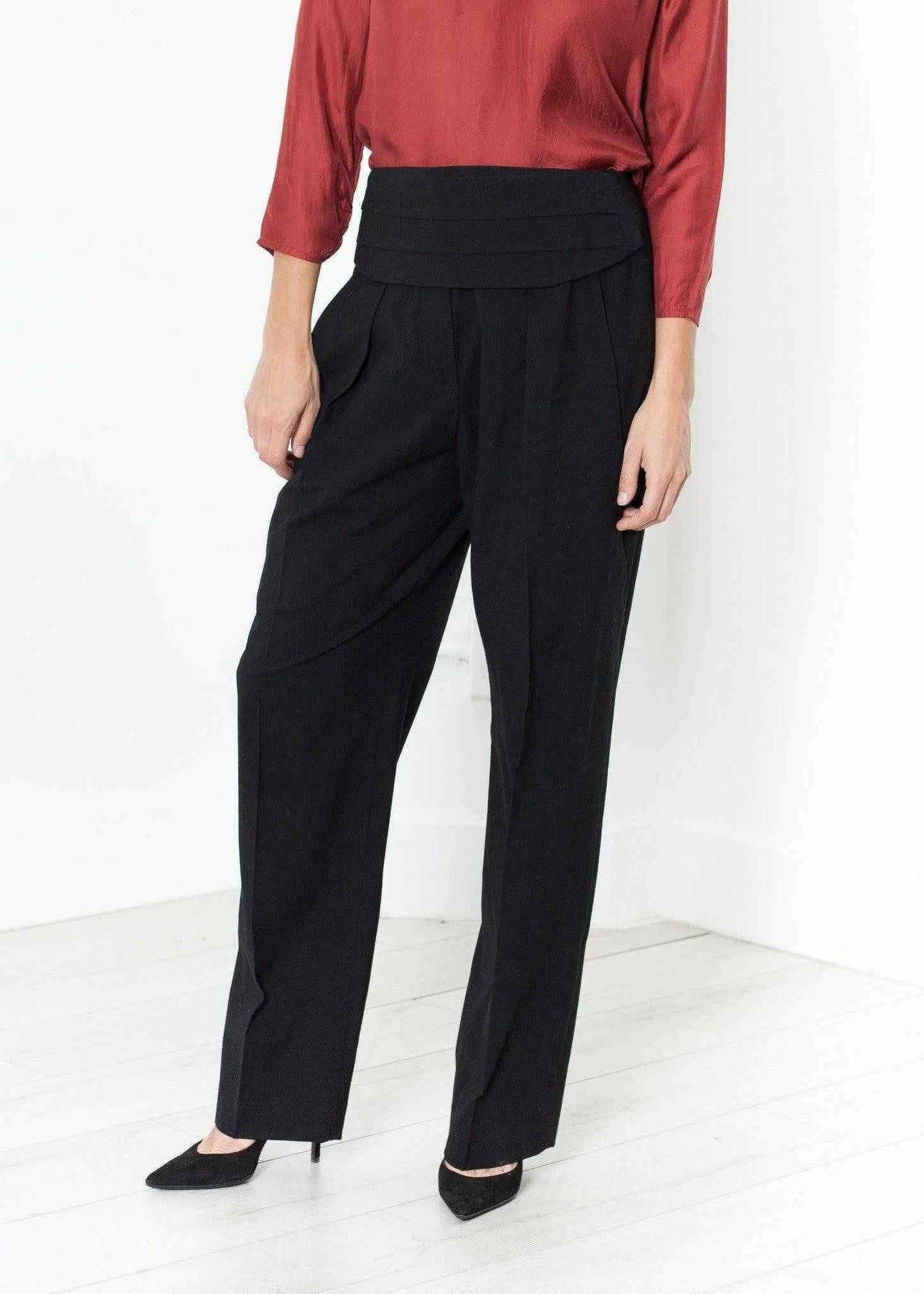 Pleated Waistband Trouser in Black.