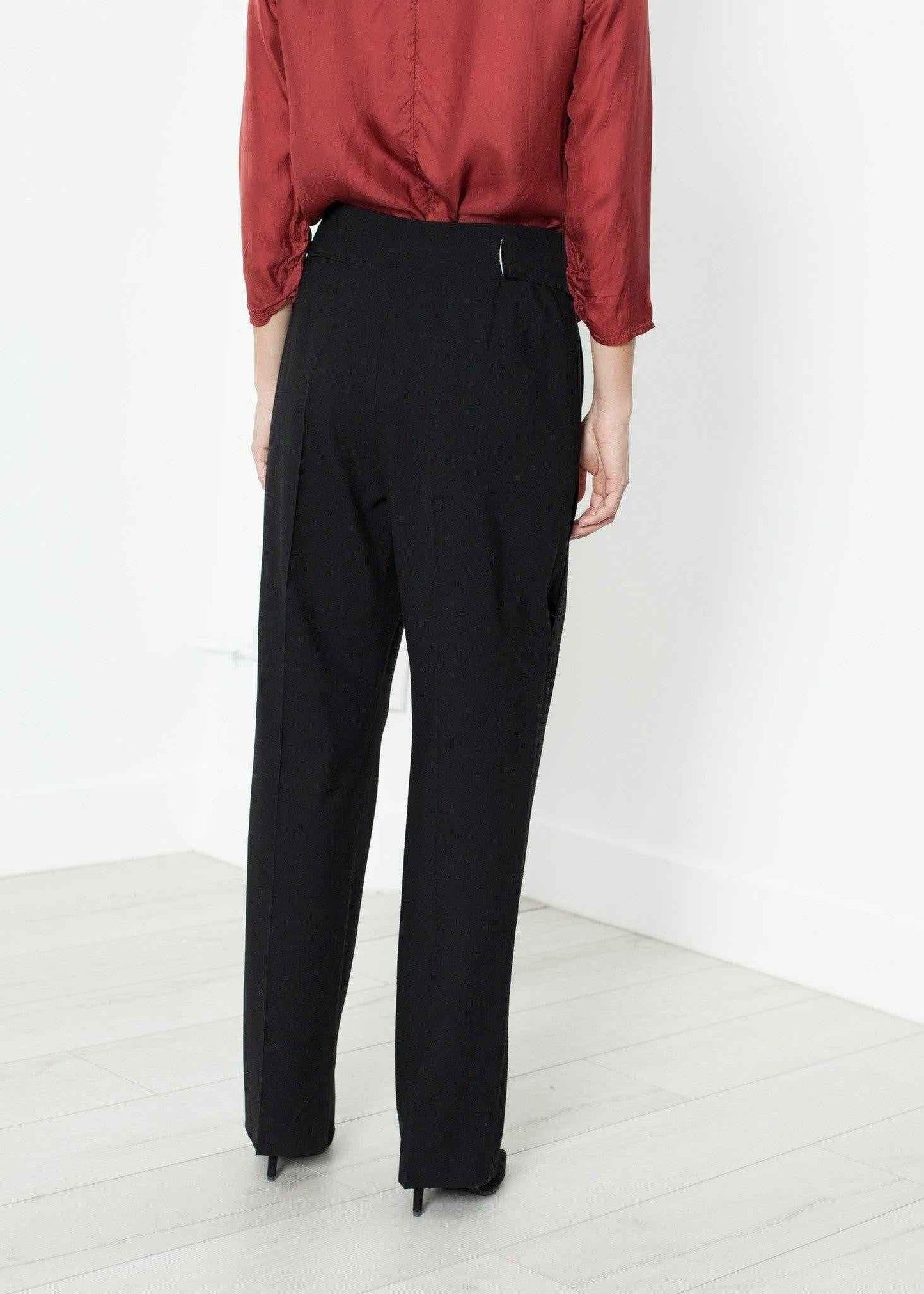 Pleated Waistband Trouser in Black.