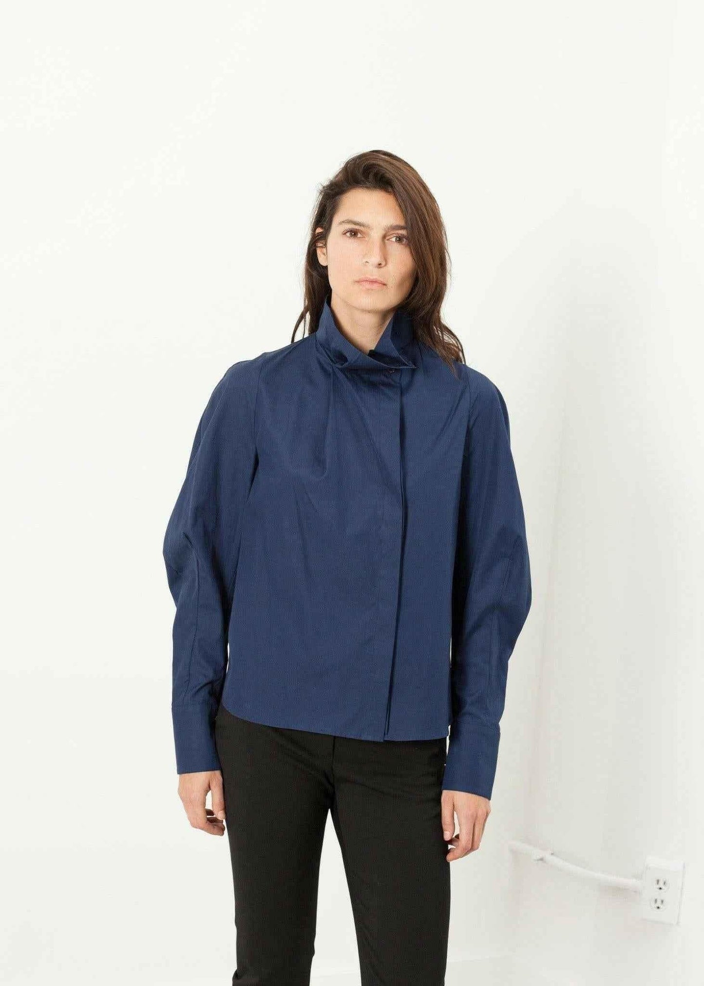 Full Collar Poplin Blouse in Navy.