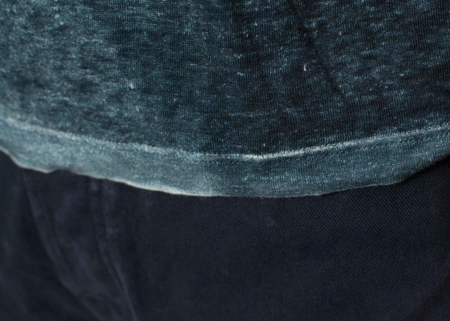 Melange T-Shirt in Navy/Black.