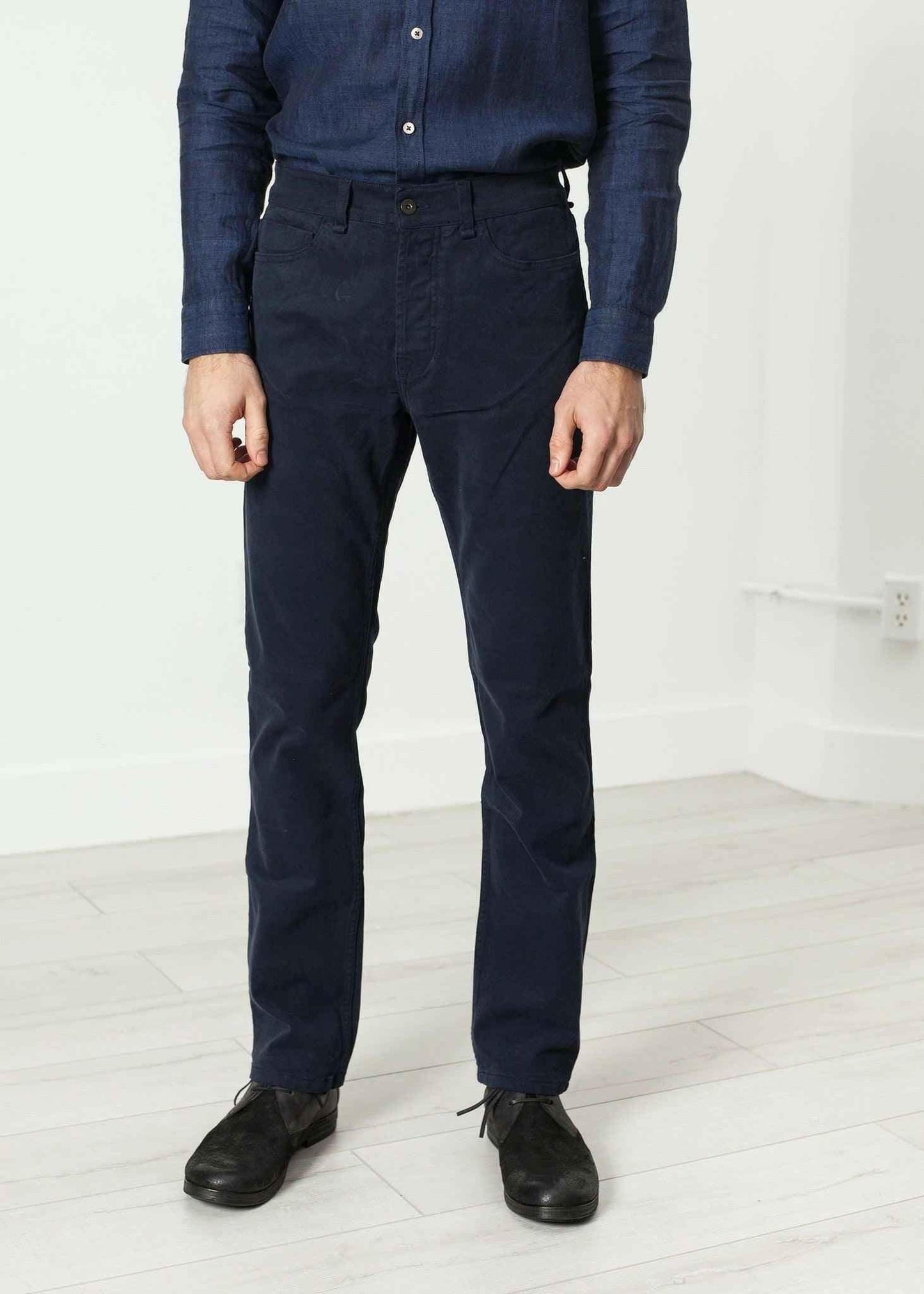 Alex Twill Pant in Navy.
